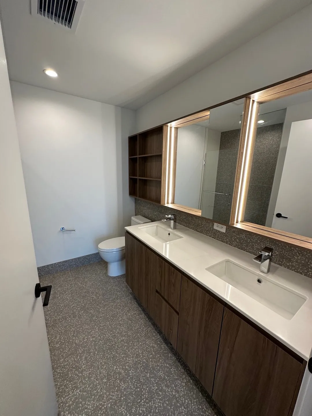 369 W Grand Ave 60654 60654-unit#1302-Chicago-IL