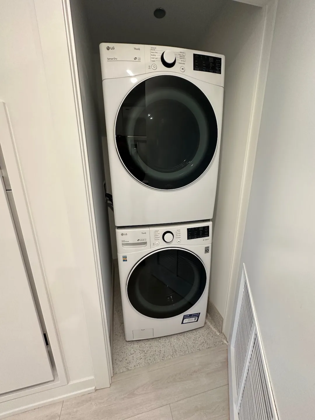 369 W Grand Ave 60654 60654-unit#1302-Chicago-IL