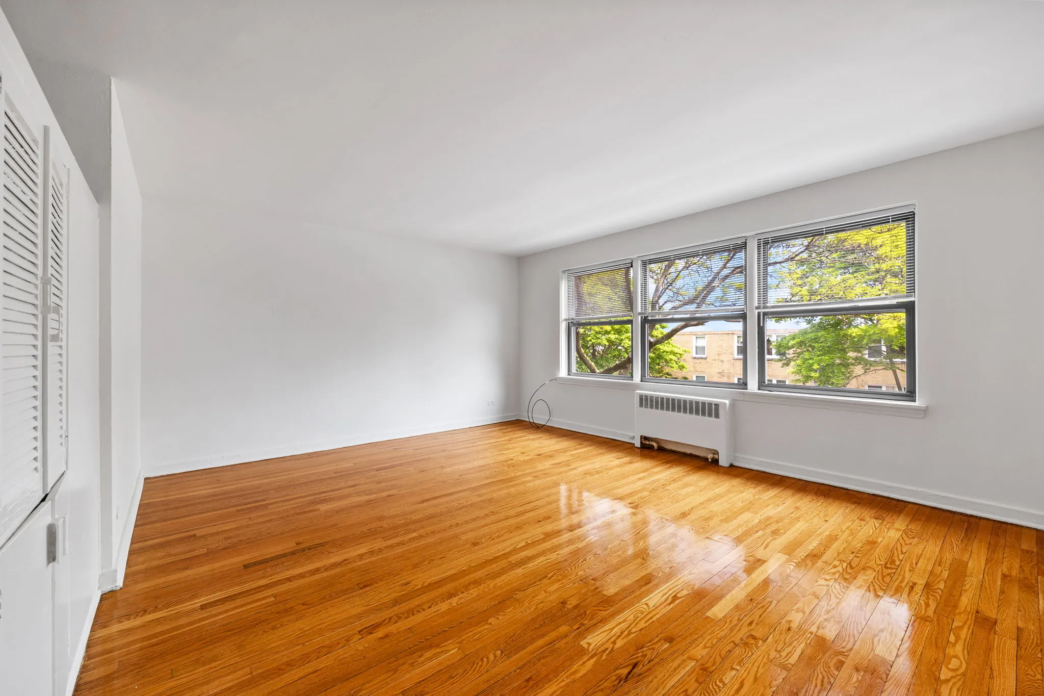 2709 W SUMMERDALE AVE 60625-unit#01-Chicago-IL