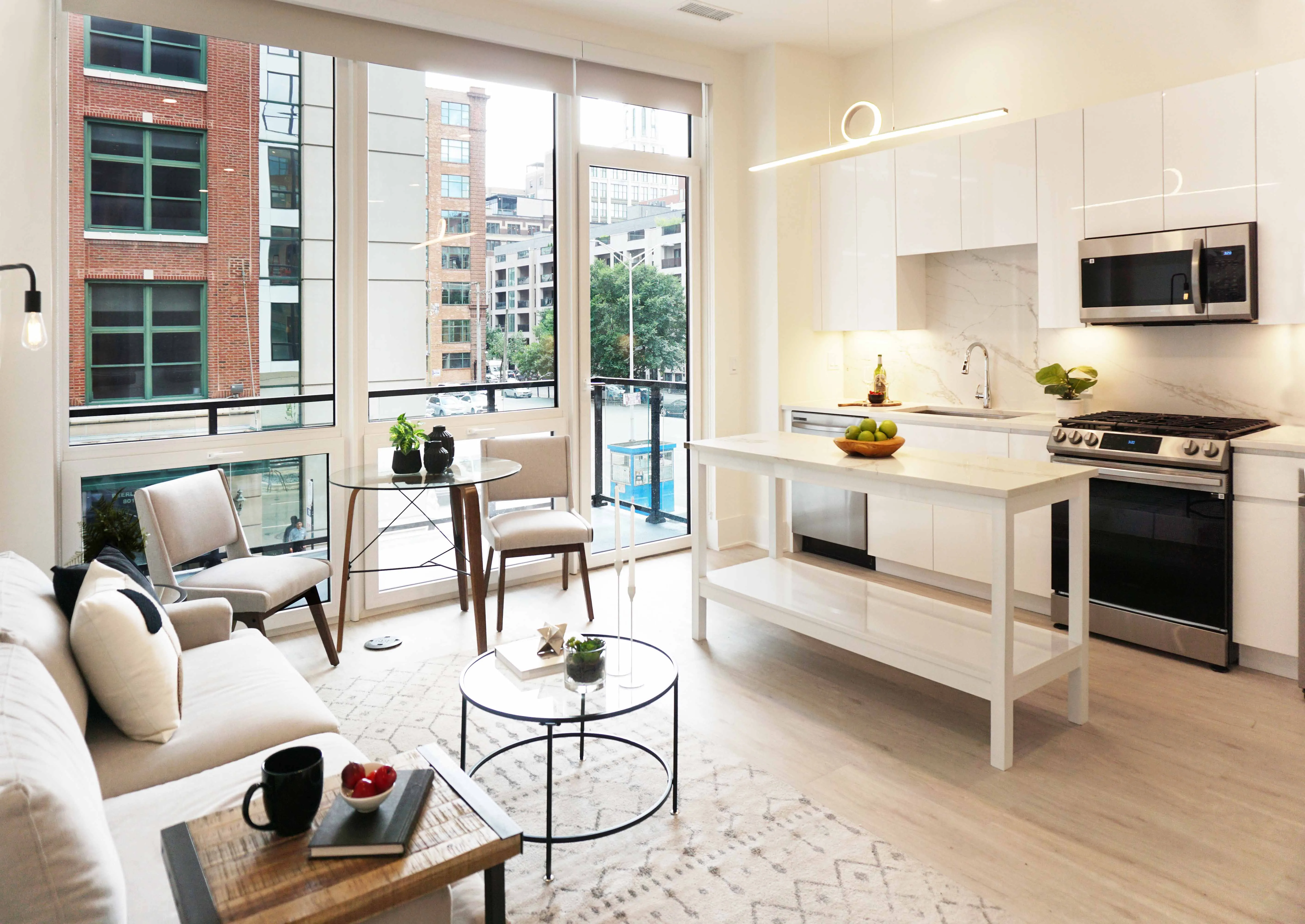 812 W Adams St   60607 60607-812 W. Adams-unit#303-Chicago-IL