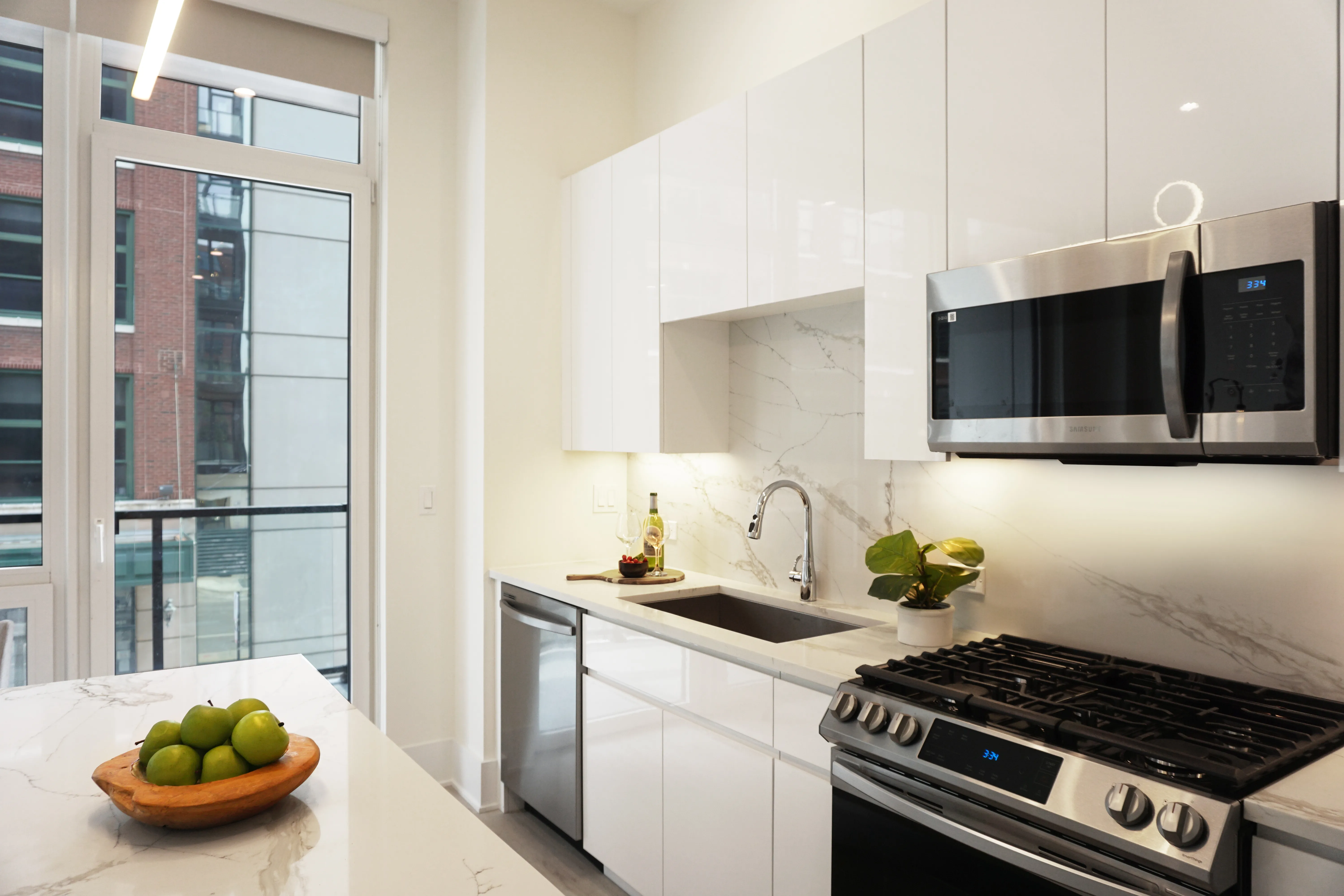 812 W Adams St   60607 60607-812 W. Adams-unit#303-Chicago-IL