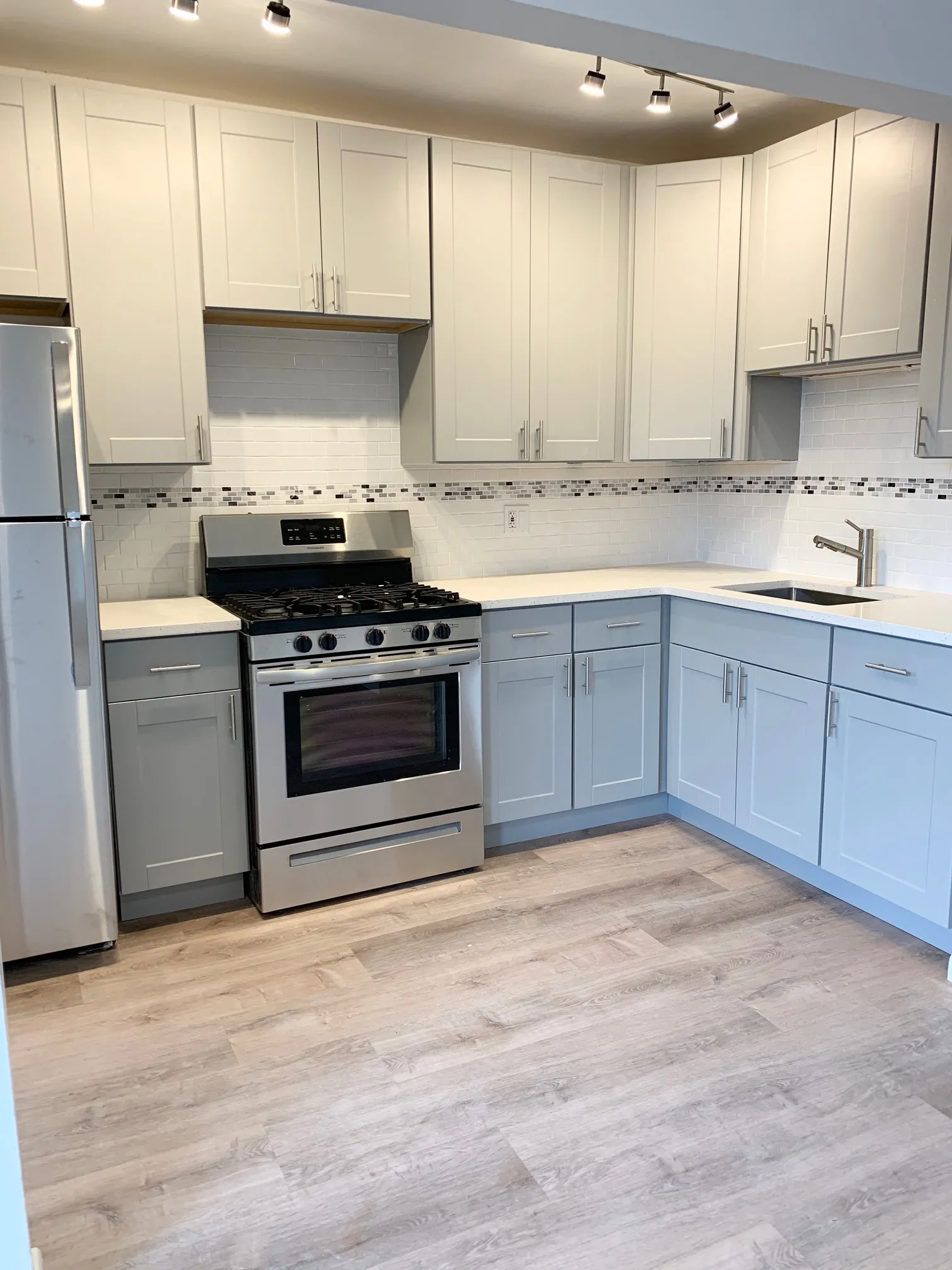 641 W ALDINE AVE 60657-unit#202-Chicago-IL