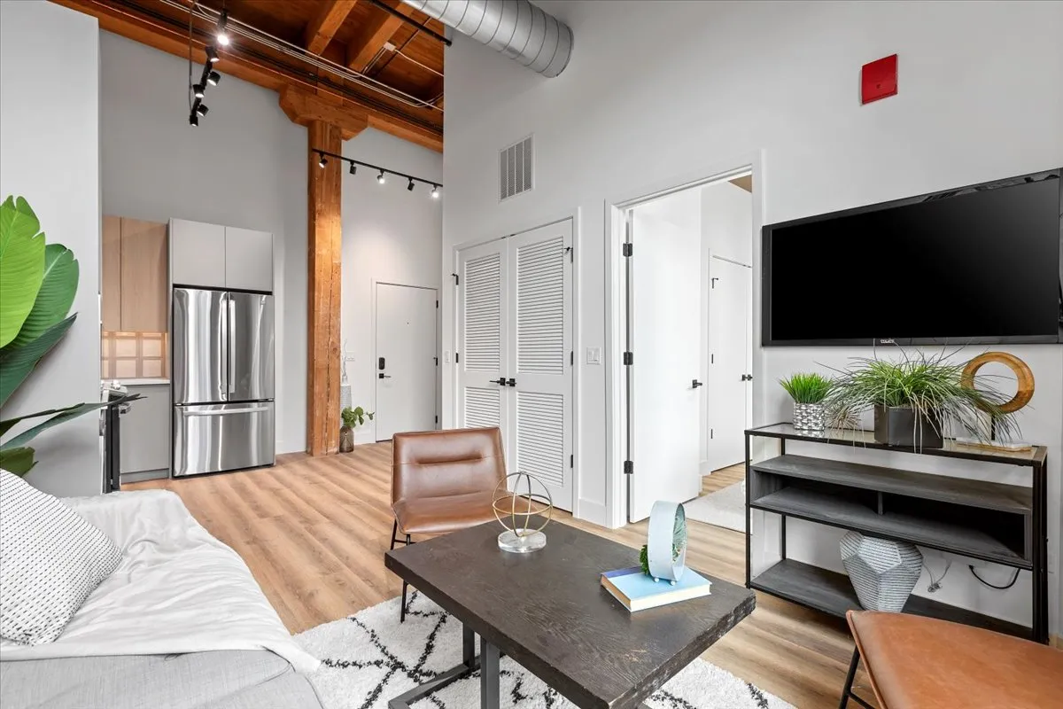 153 W Ohio St   60654 60654-unit#407-Chicago-IL
