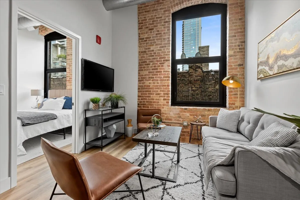 153 W Ohio St   60654 60654-unit#407-Chicago-IL