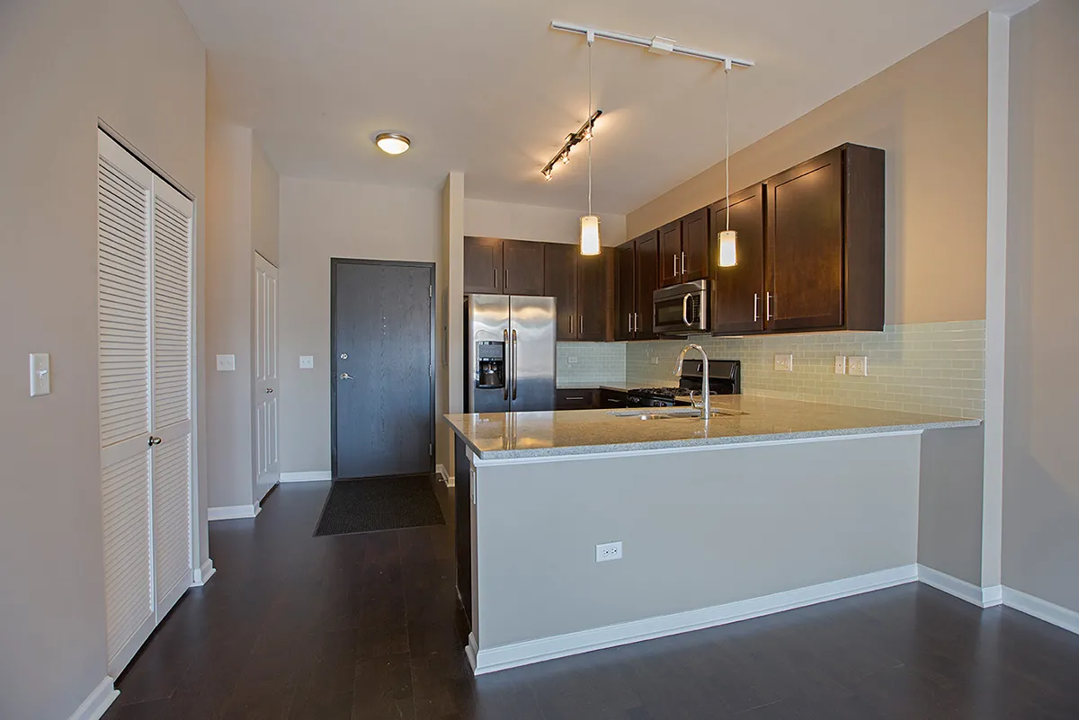 2300 S Michigan Ave   60616 60616-unit#406-Chicago-IL