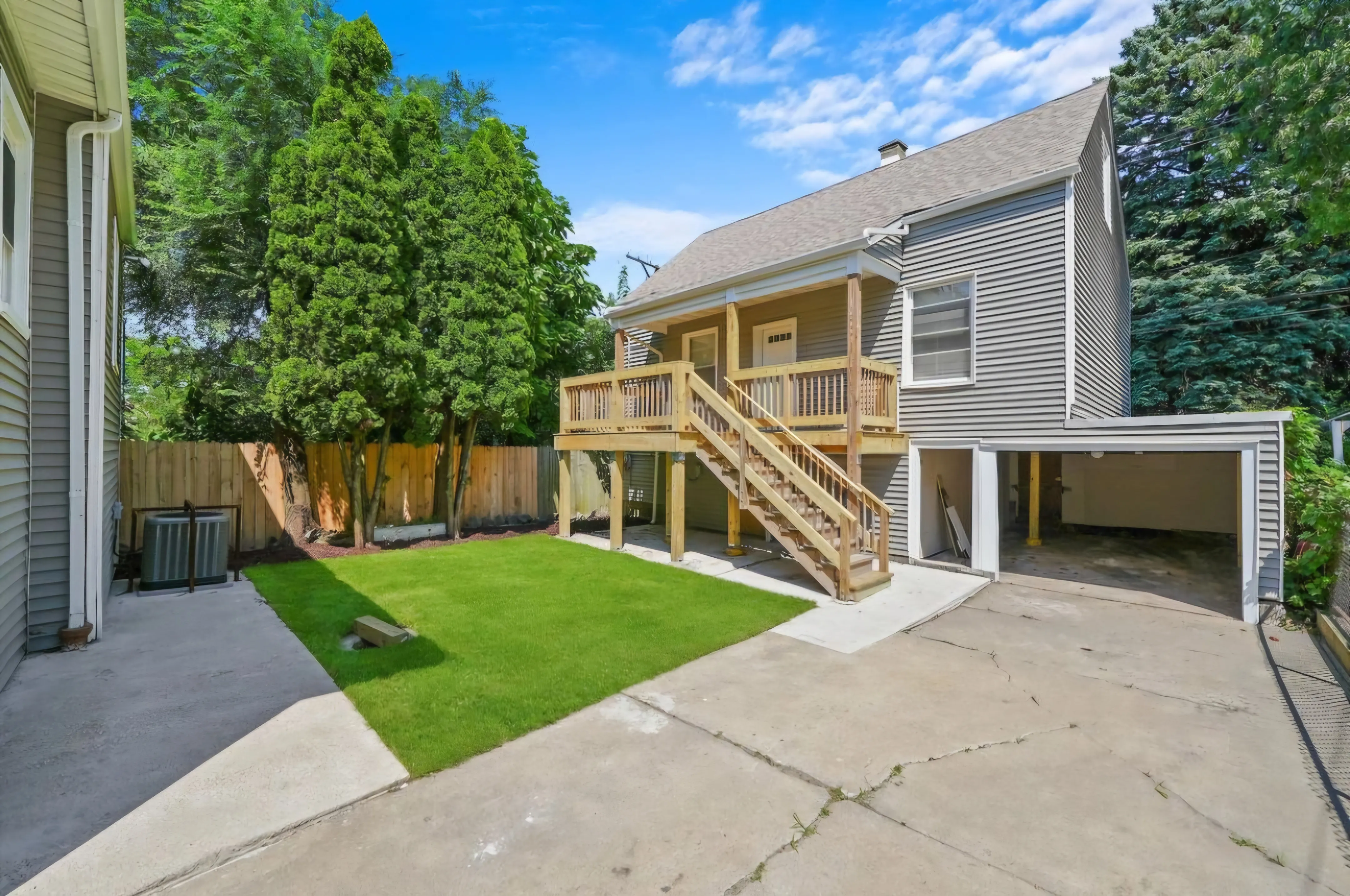 8321 S Saginaw Ave 60617 60617-Coach House -Chicago-IL