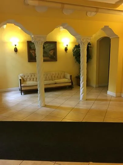 633 W DEMING PL 60614-Deming Place Apartments-unit#A-208-Chicago-IL