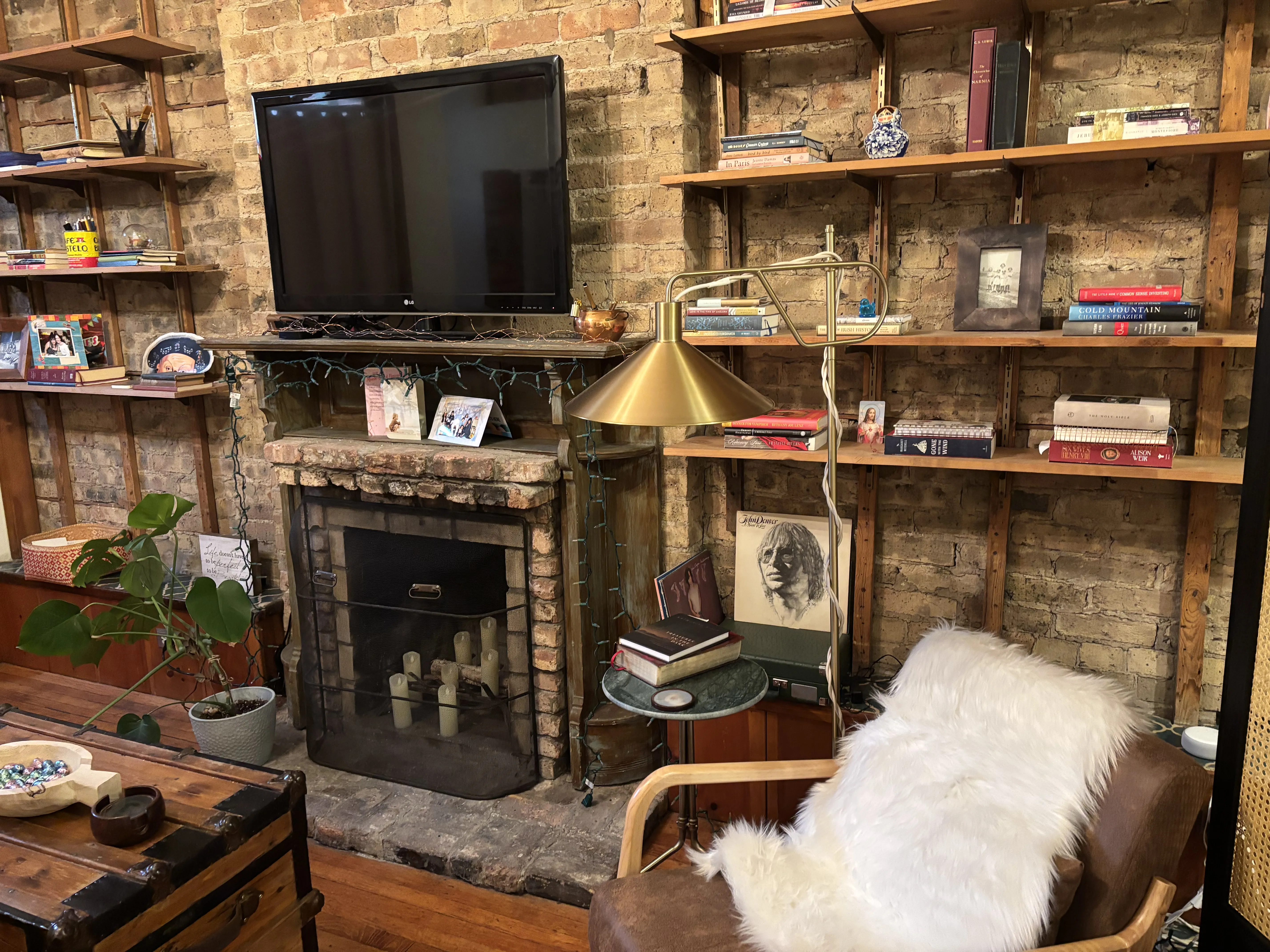 655 W Wrightwood Ave 60614-unit#1F-Chicago-IL