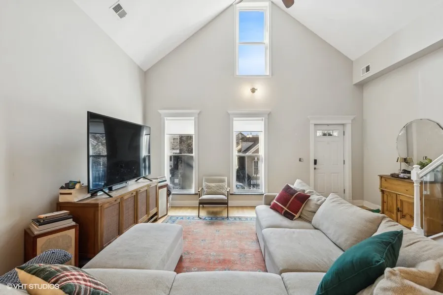 1033 N Hermitage Ave 60622 60622-unit#2-Chicago-IL