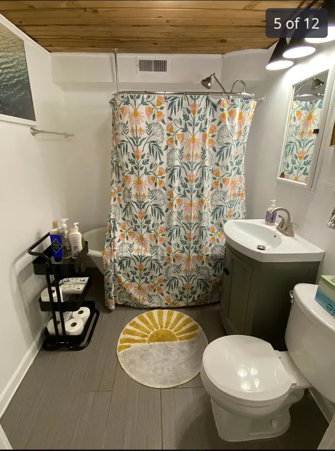 917 W WOLFRAM ST 60657-Wolfram Apartments-unit#Apt G-Chicago-IL