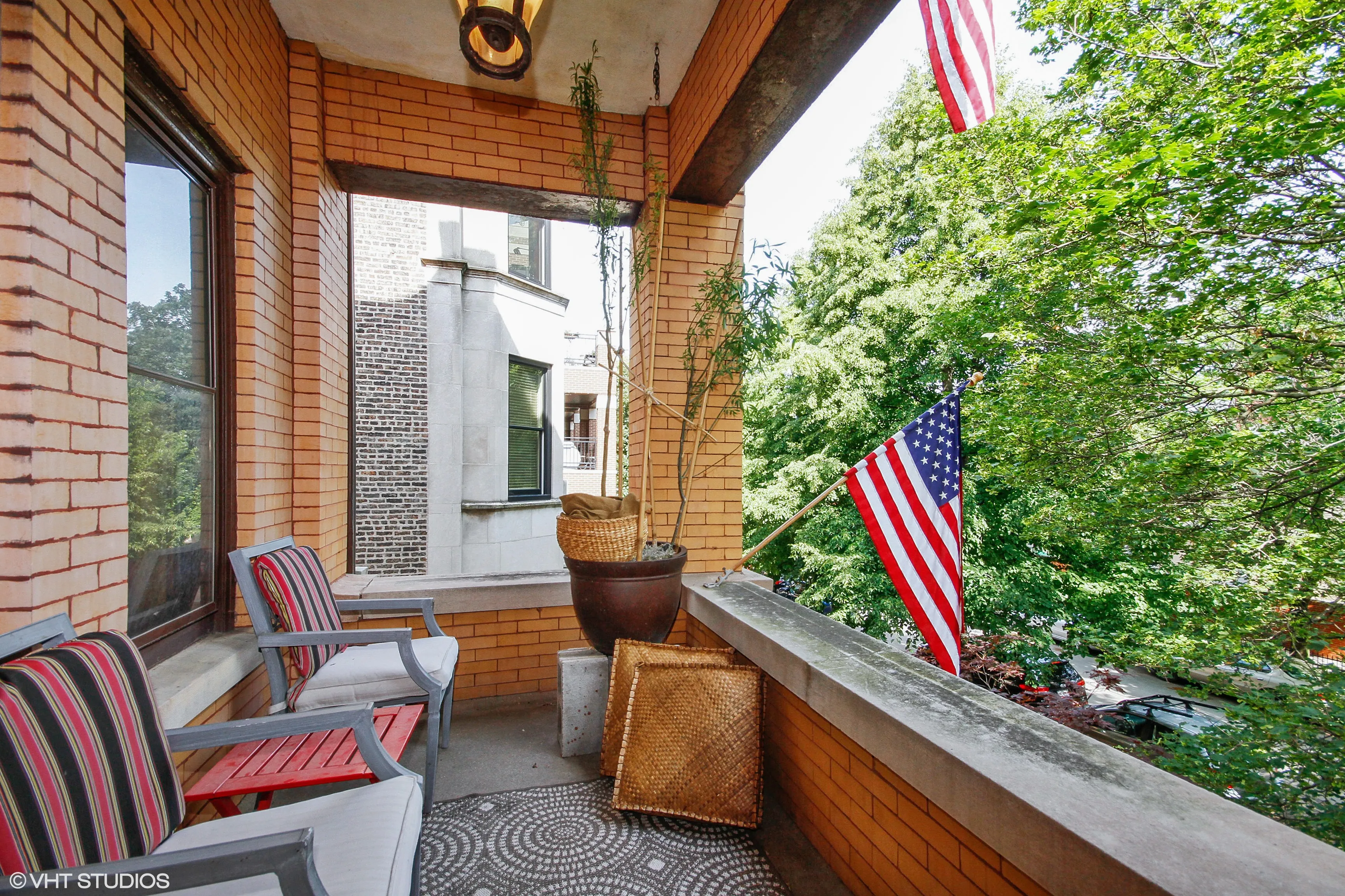 725 W Brompton Ave 60657 60657-Brompton Apartments-unit#2-Chicago-IL