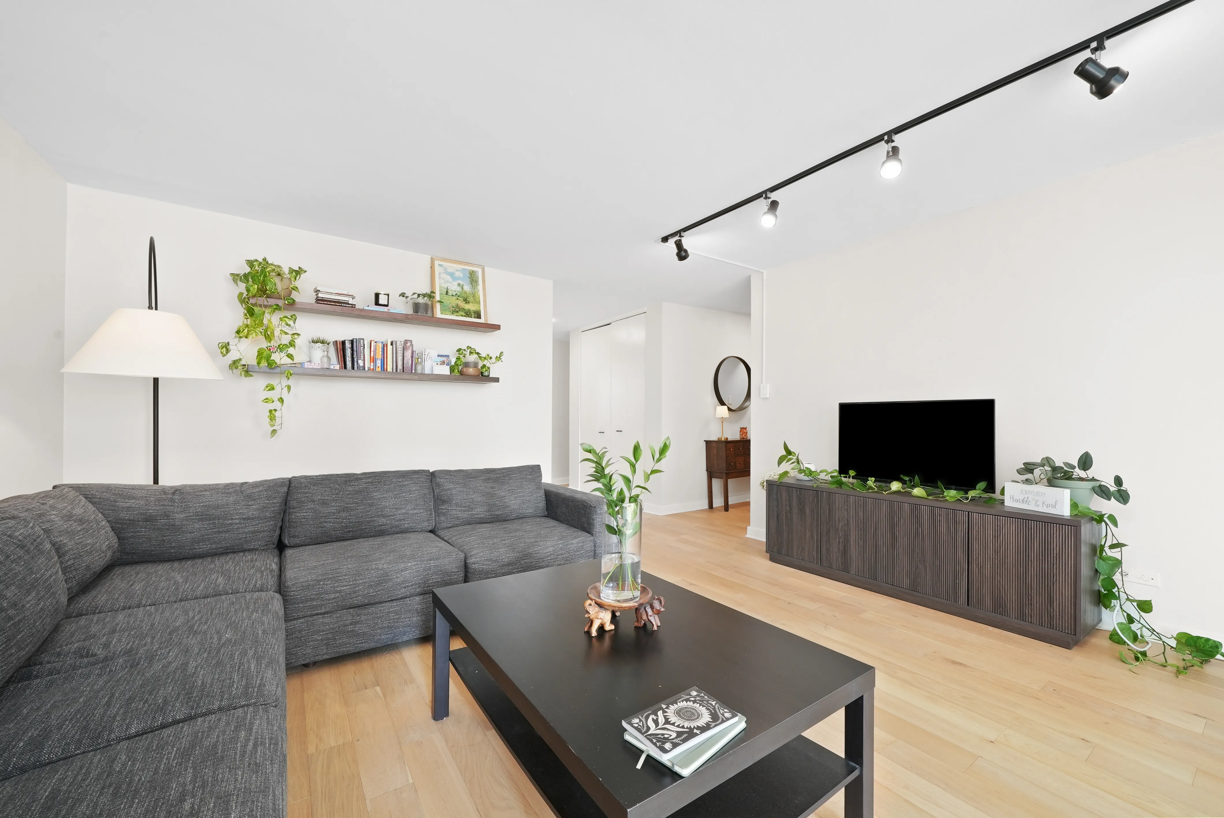 5740 N Sheridan Rd   60660 60660-unit#5c-Chicago-IL