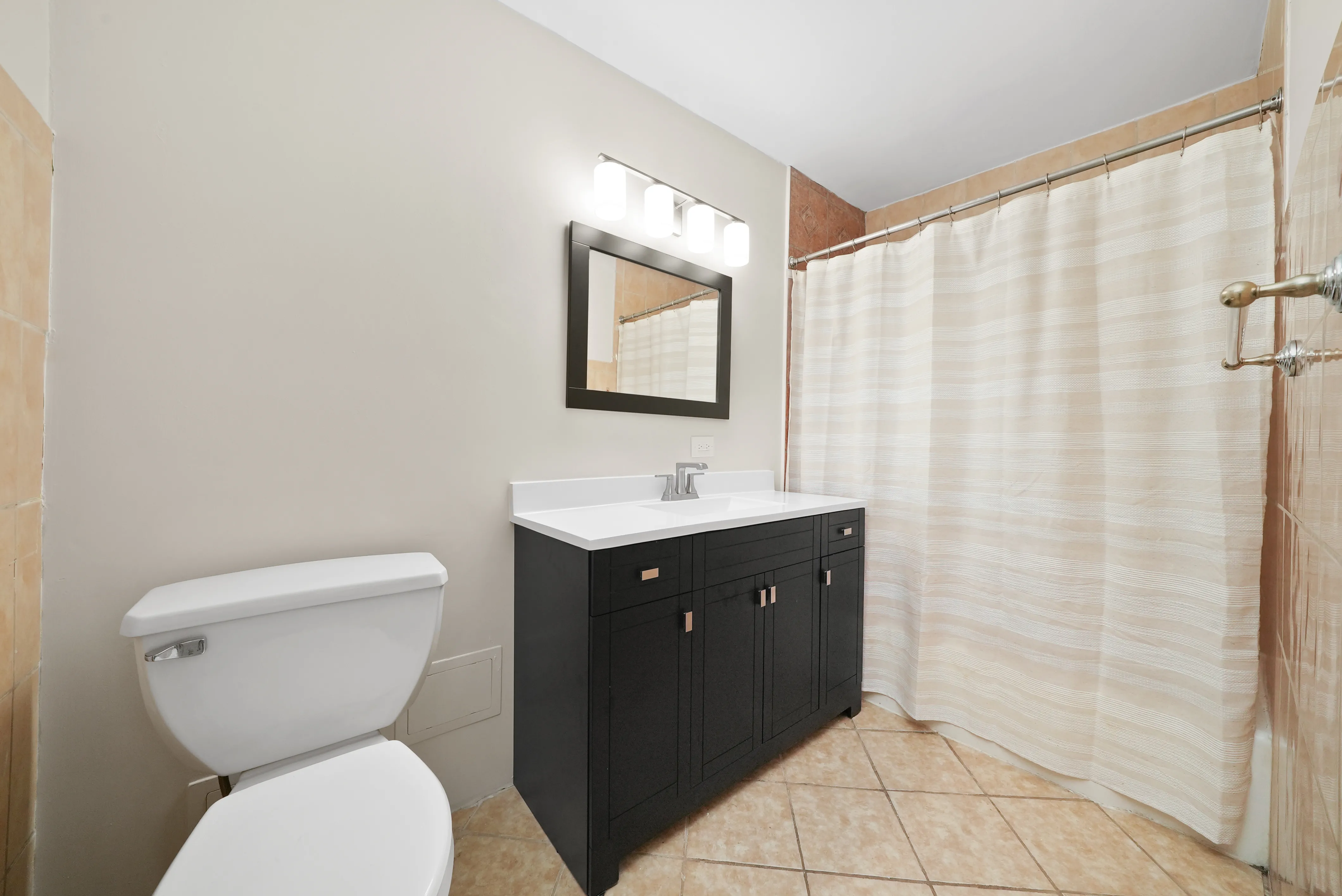 5740 N Sheridan Rd   60660 60660-unit#5c-Chicago-IL