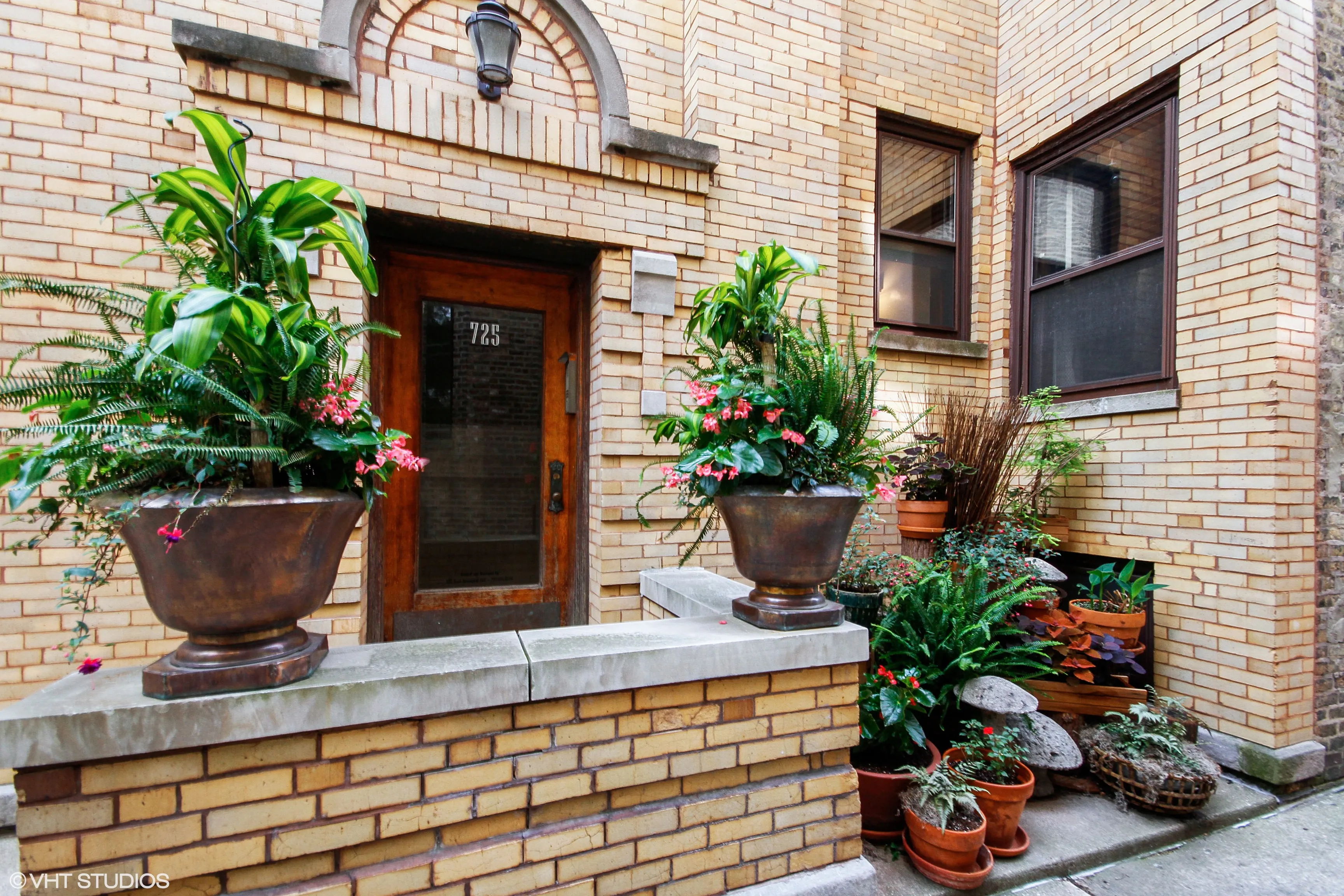 725 W Brompton Ave 60657 60657-Brompton Apartments-unit#2-Chicago-IL