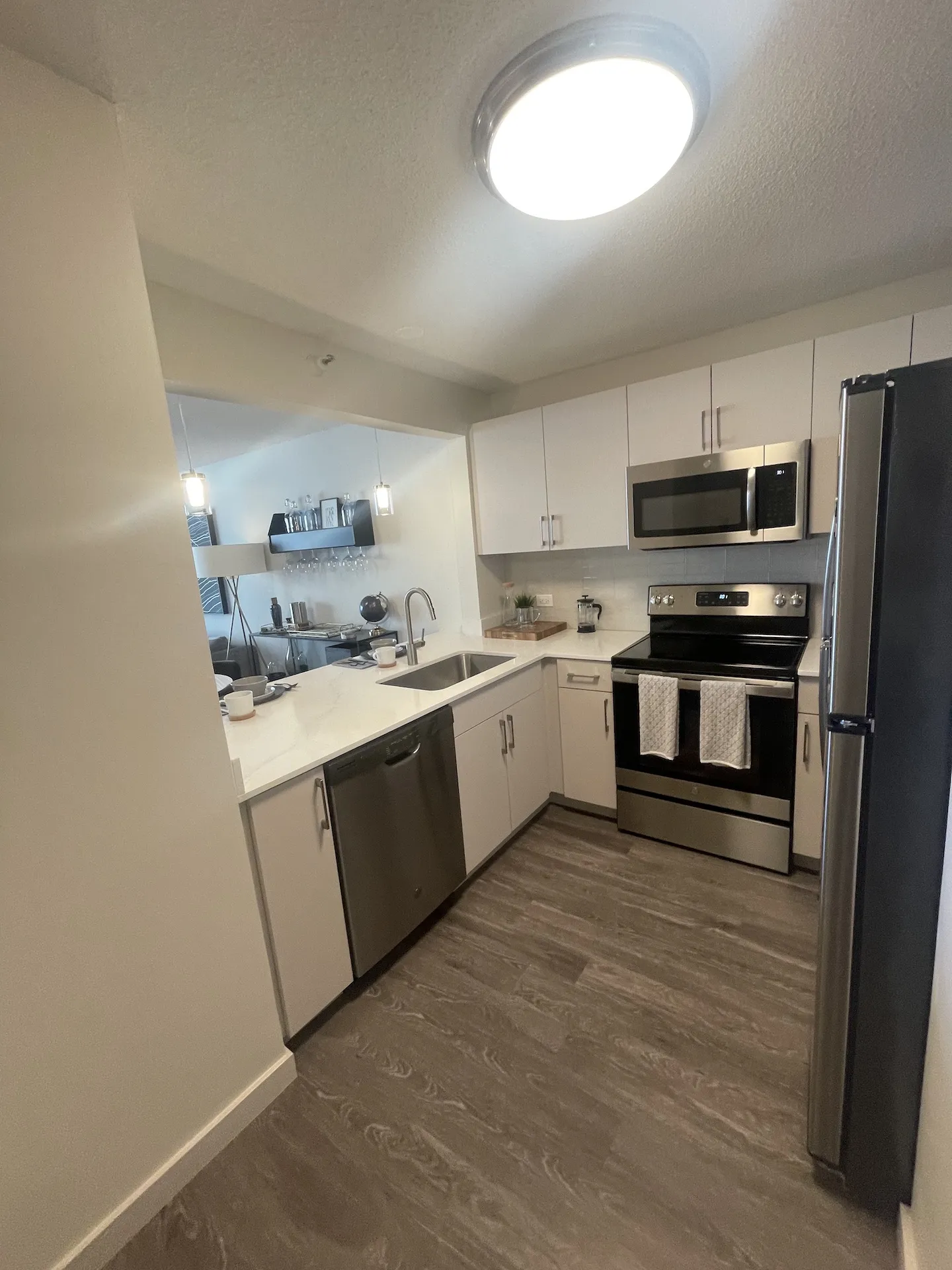 175 N Harbor Dr   60601 60601-unit#1515-Chicago-IL