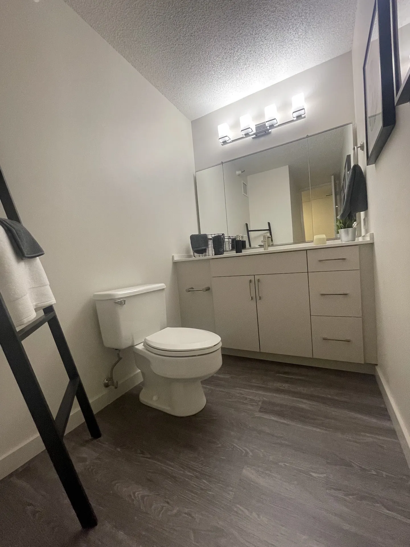 175 N Harbor Dr   60601 60601-unit#1515-Chicago-IL