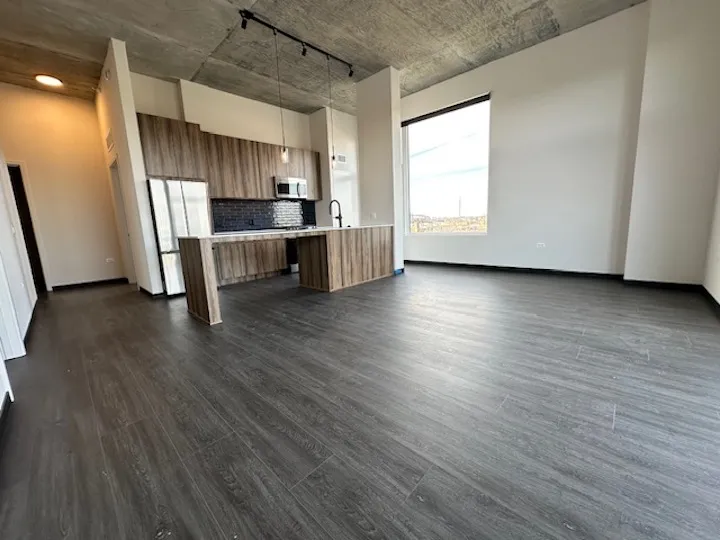 150 N Ashland Ave   60607 60607-unit#328-Chicago-IL