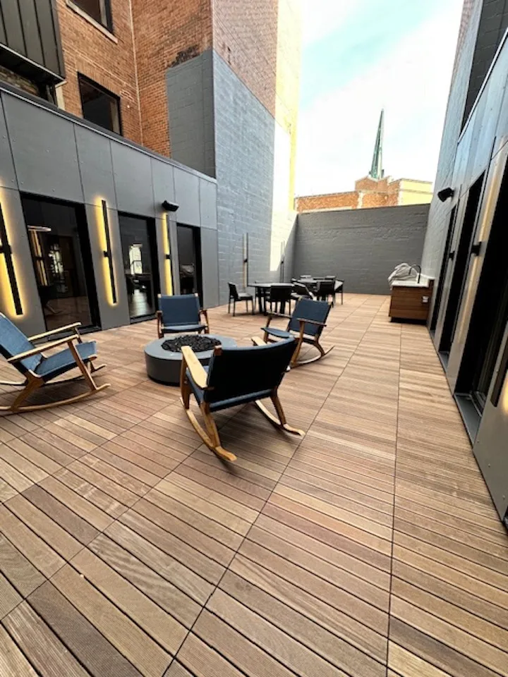 150 N Ashland Ave   60607 60607-unit#328-Chicago-IL