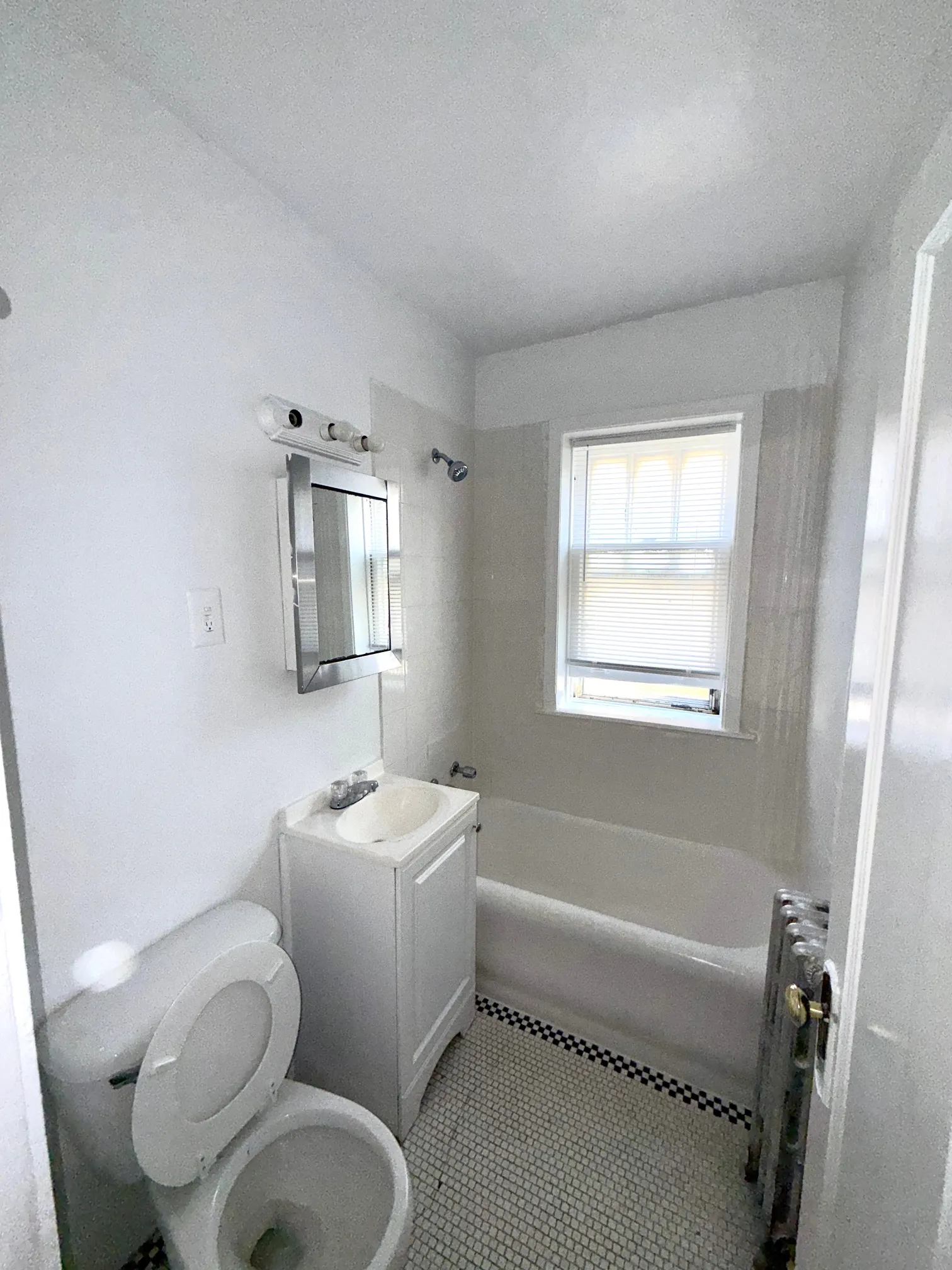 7522 N Hoyne Ave   60645 60645-unit#2N-Chicago-IL