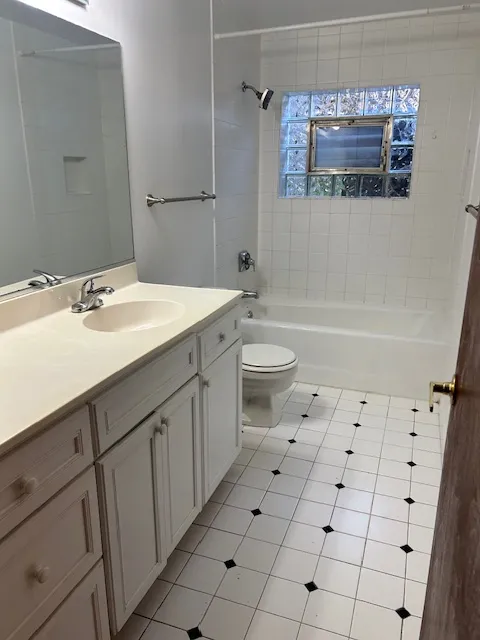 2550 W WINNEMAC AVE 60625-unit#Apt G-Chicago-IL