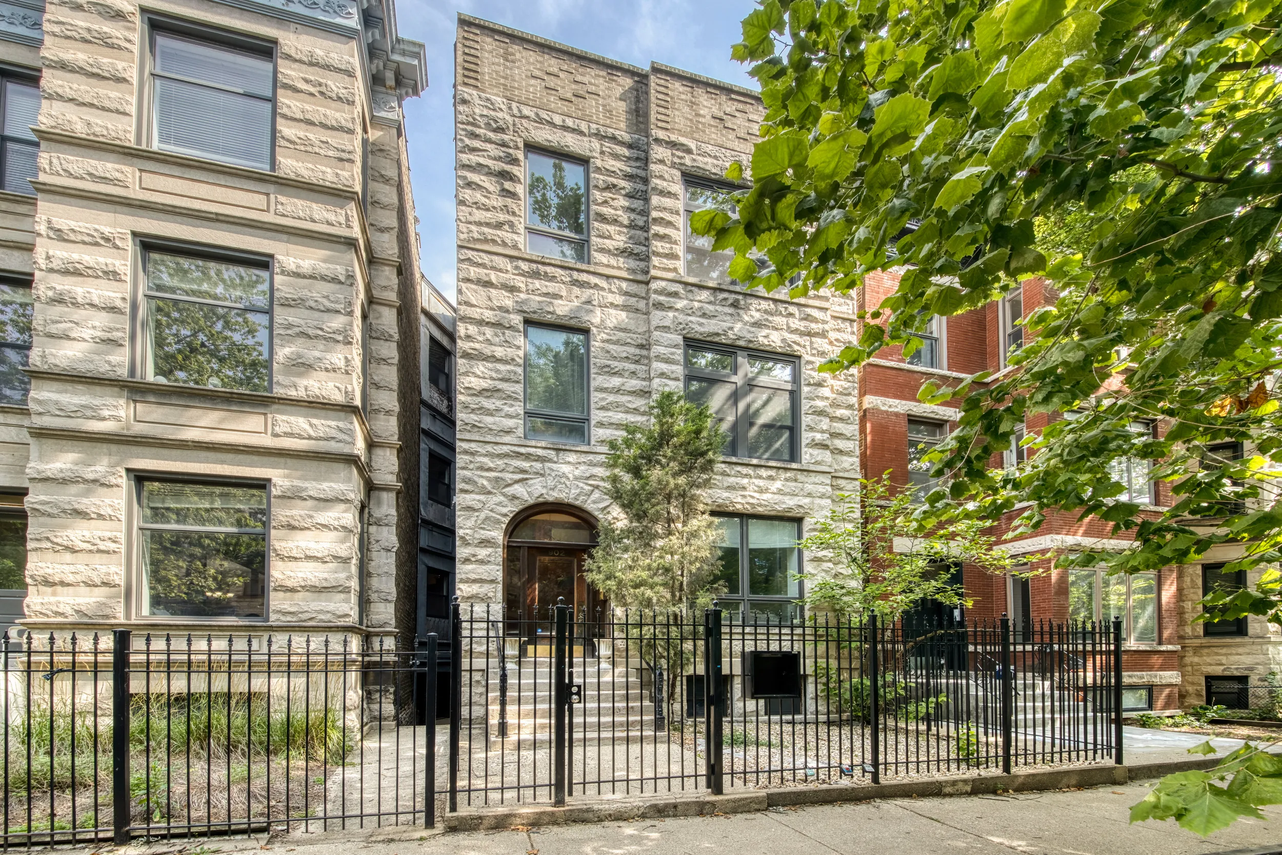902 W Newport Ave 60657 60657-unit#2-Chicago-IL