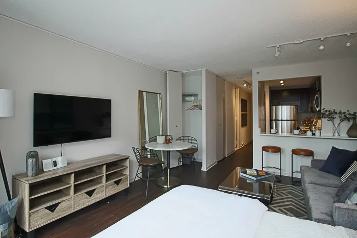 175 N Harbor Dr   60601 60601-unit#3302-Chicago-IL