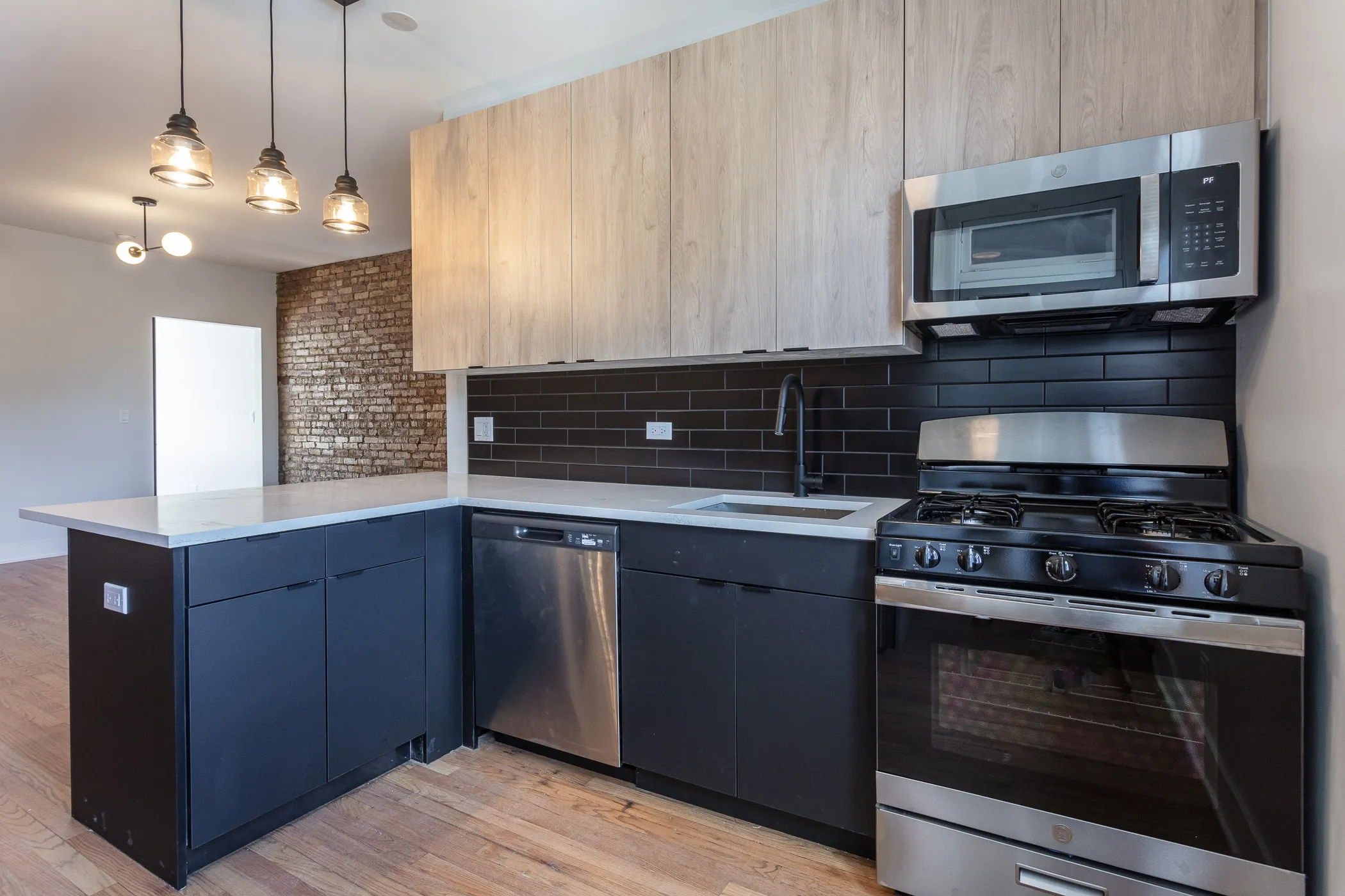 4011 N Lowell Ave 60641 60641-unit#3W-Chicago-IL