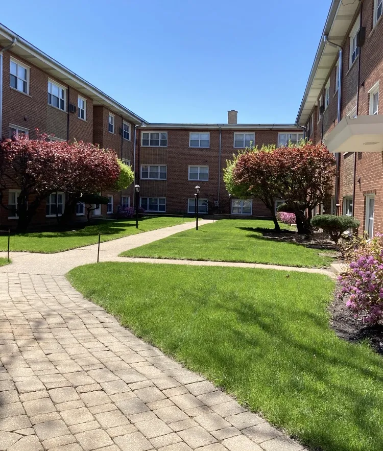 2355 W Jarvis Ave 60645 60645-unit#1L-Chicago-IL