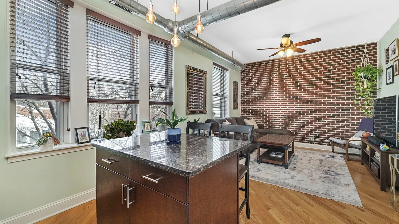 2900 N Troy St 60618 60618-The Ideal-unit#A3-Chicago-IL