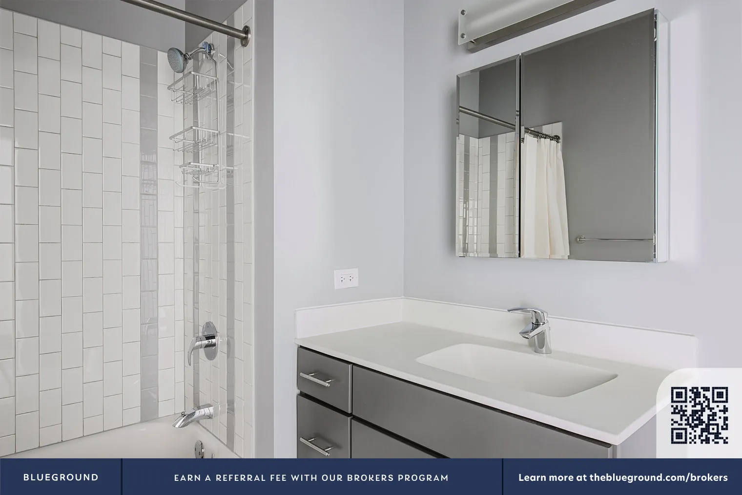 215 W Lake St   60606 60606-Linea-unit#ID1176-Chicago-IL