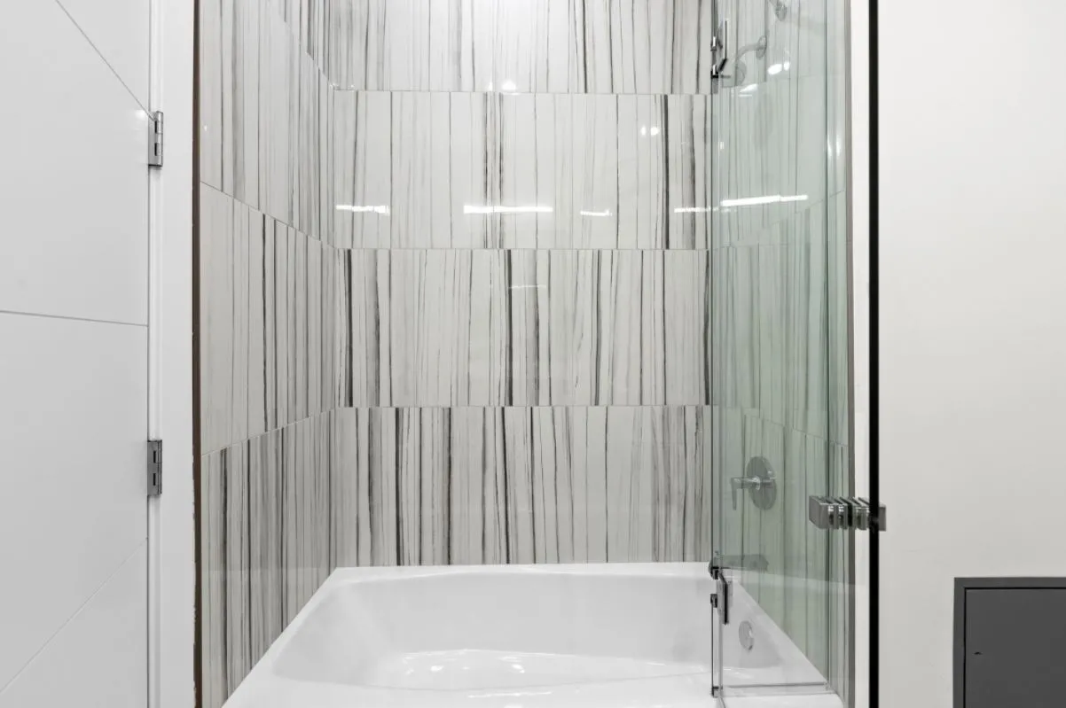 159 W North Ave   60610 60610-Old Town Luxury Suites-unit#307-Chicago-IL