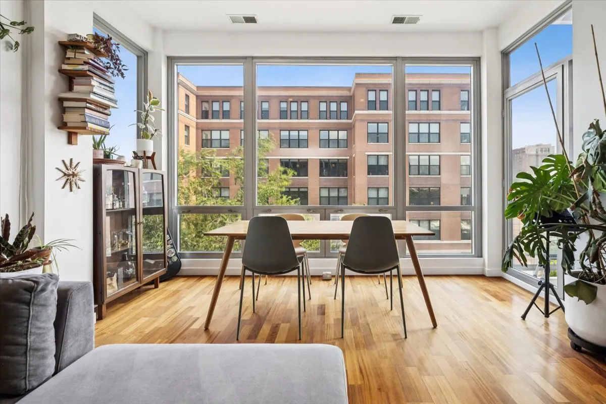3920 N Sheridan Rd 60613 60613-unit#410-Chicago-IL