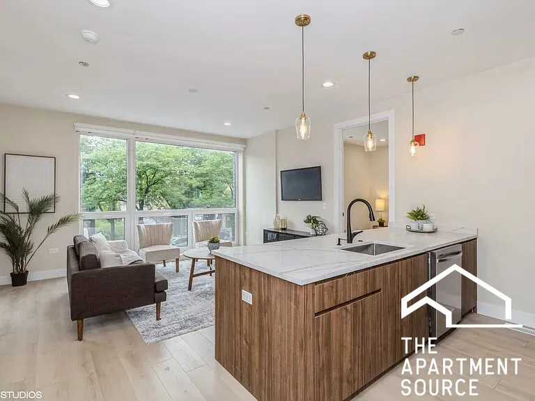 3045 W Irving Park Rd 60618 60618-unit#405-Chicago-IL