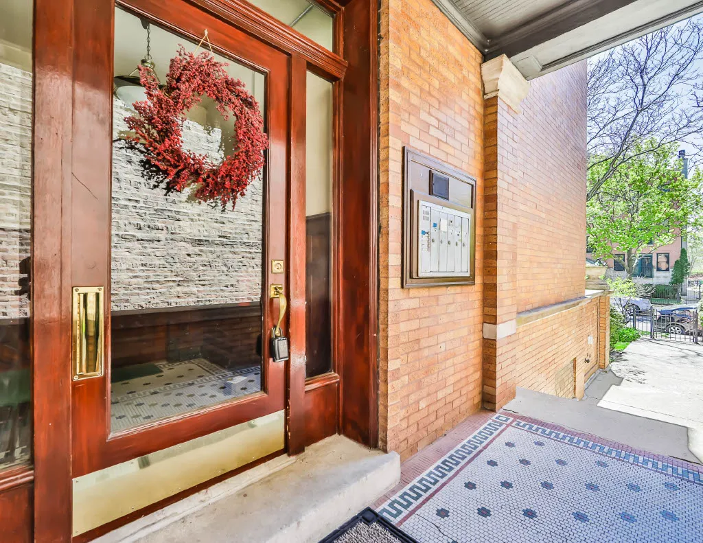 848 W Lakeside Pl 60640 60640-unit#3r-Chicago-IL