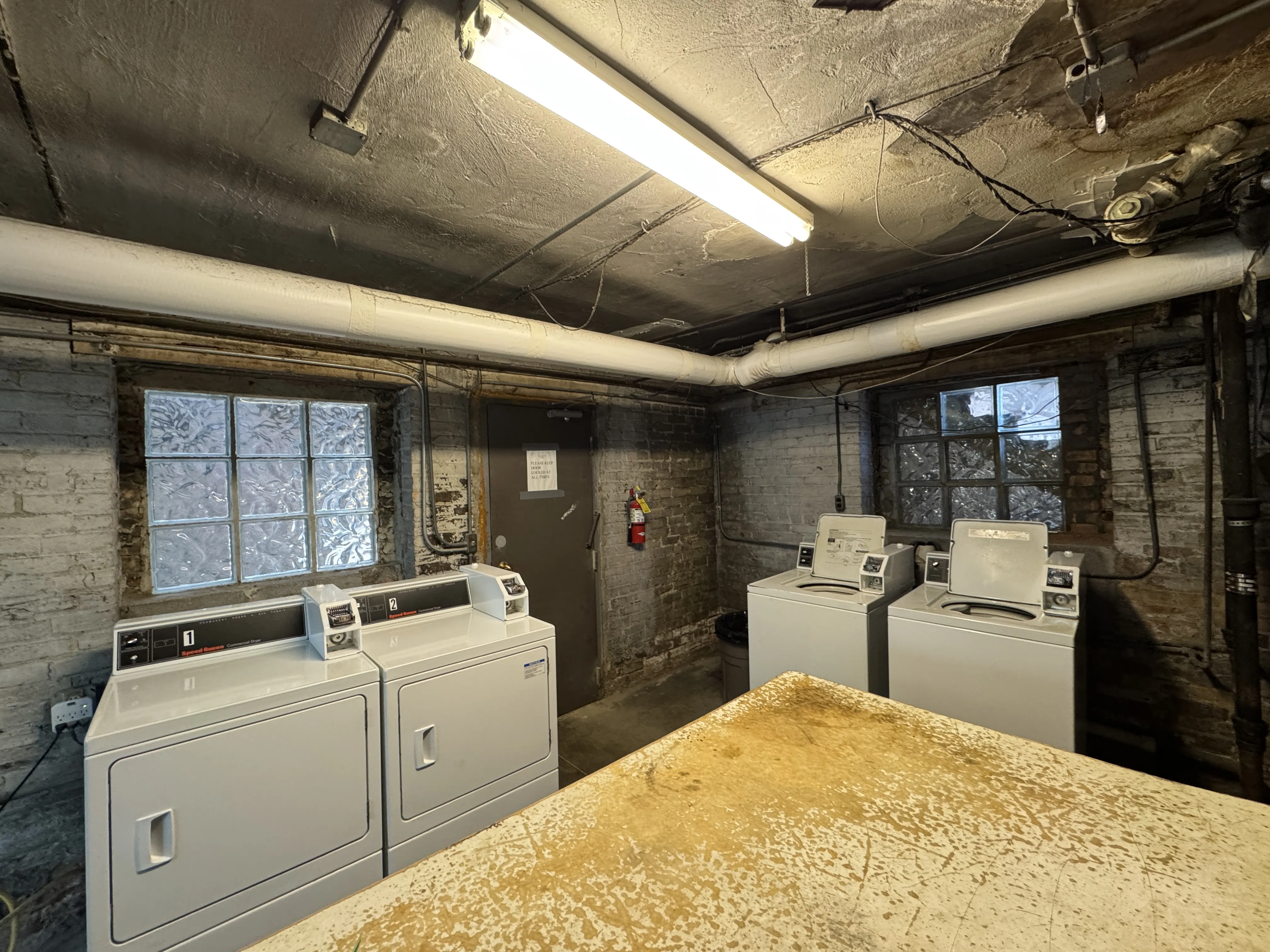900 W Addison St 60613 60613-unit#1-Chicago-IL