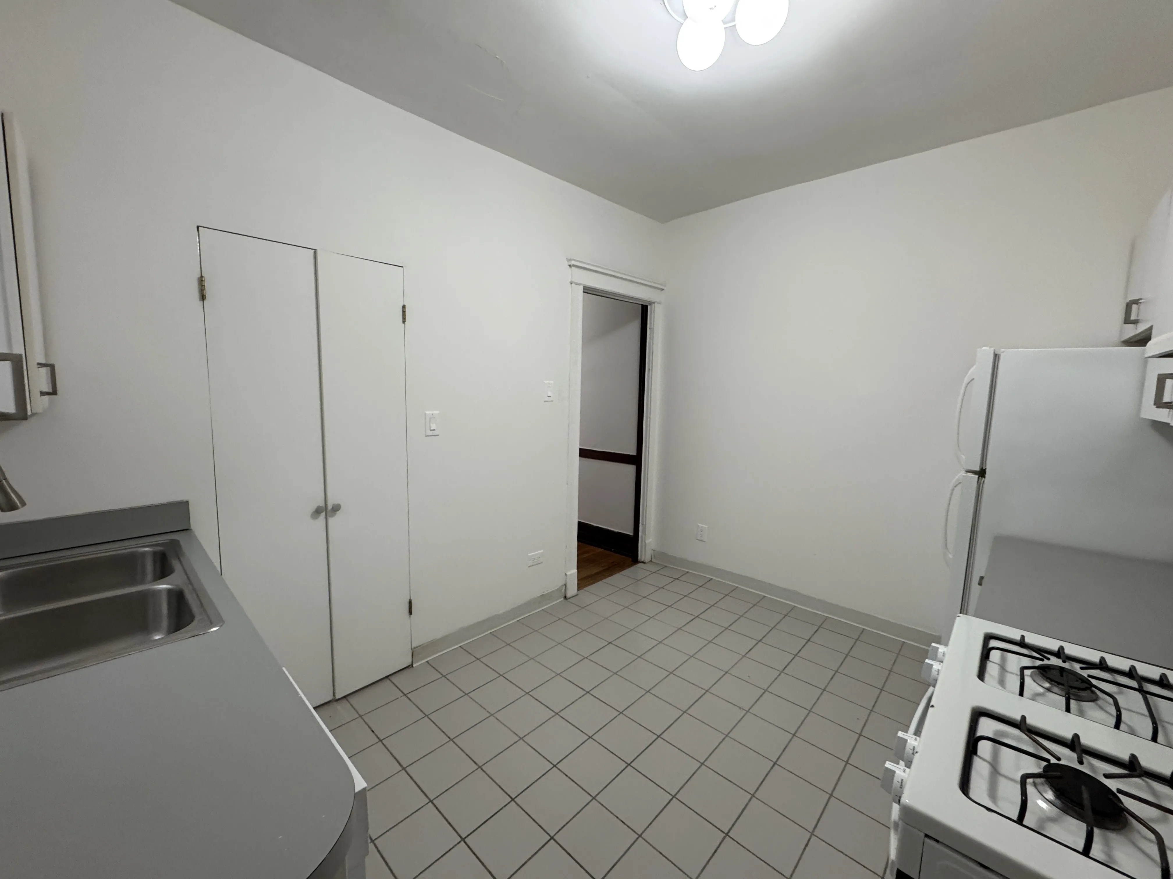 900 W Addison St 60613 60613-unit#1-Chicago-IL