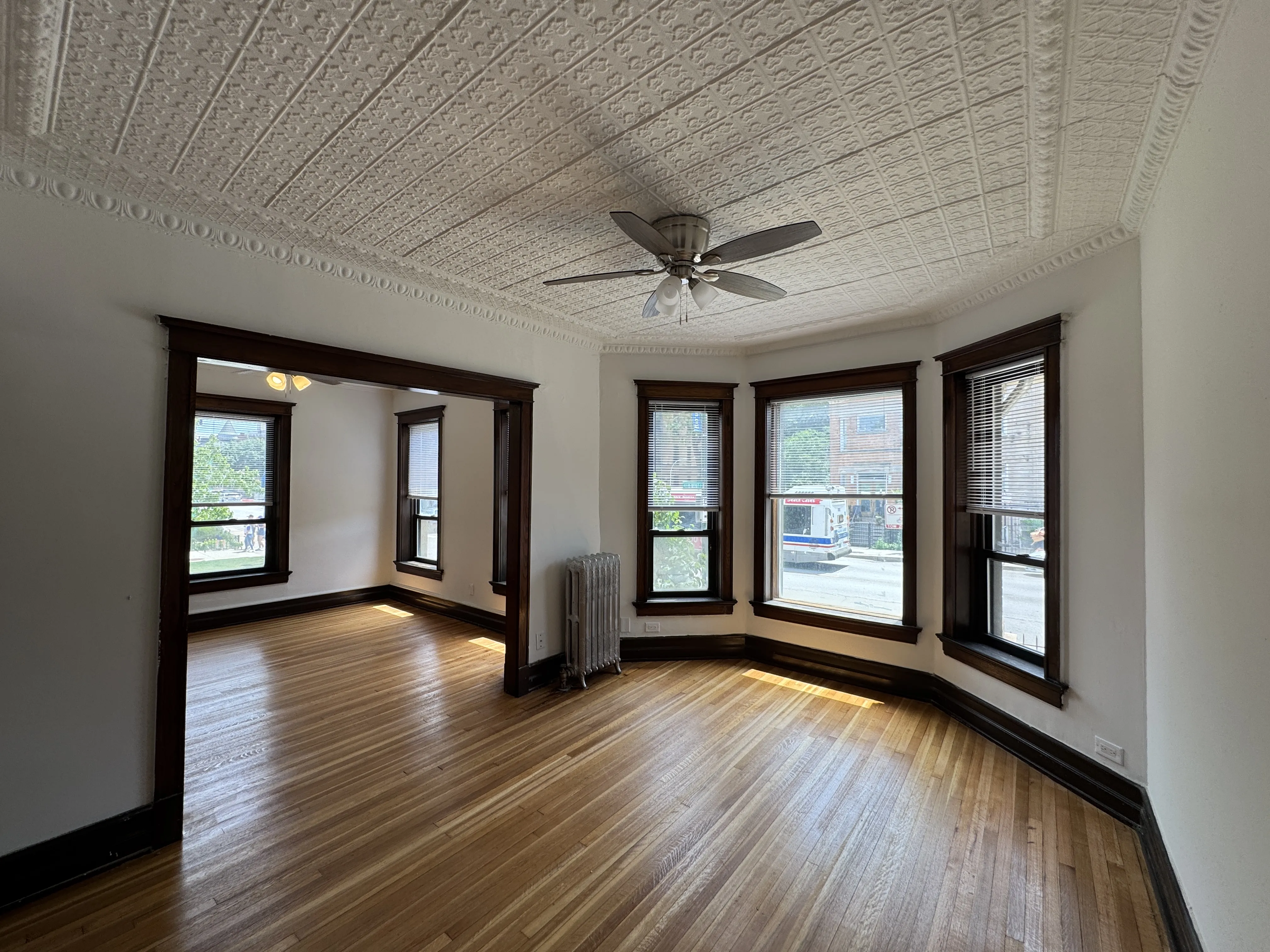 900 W Addison St 60613 60613-unit#1-Chicago-IL