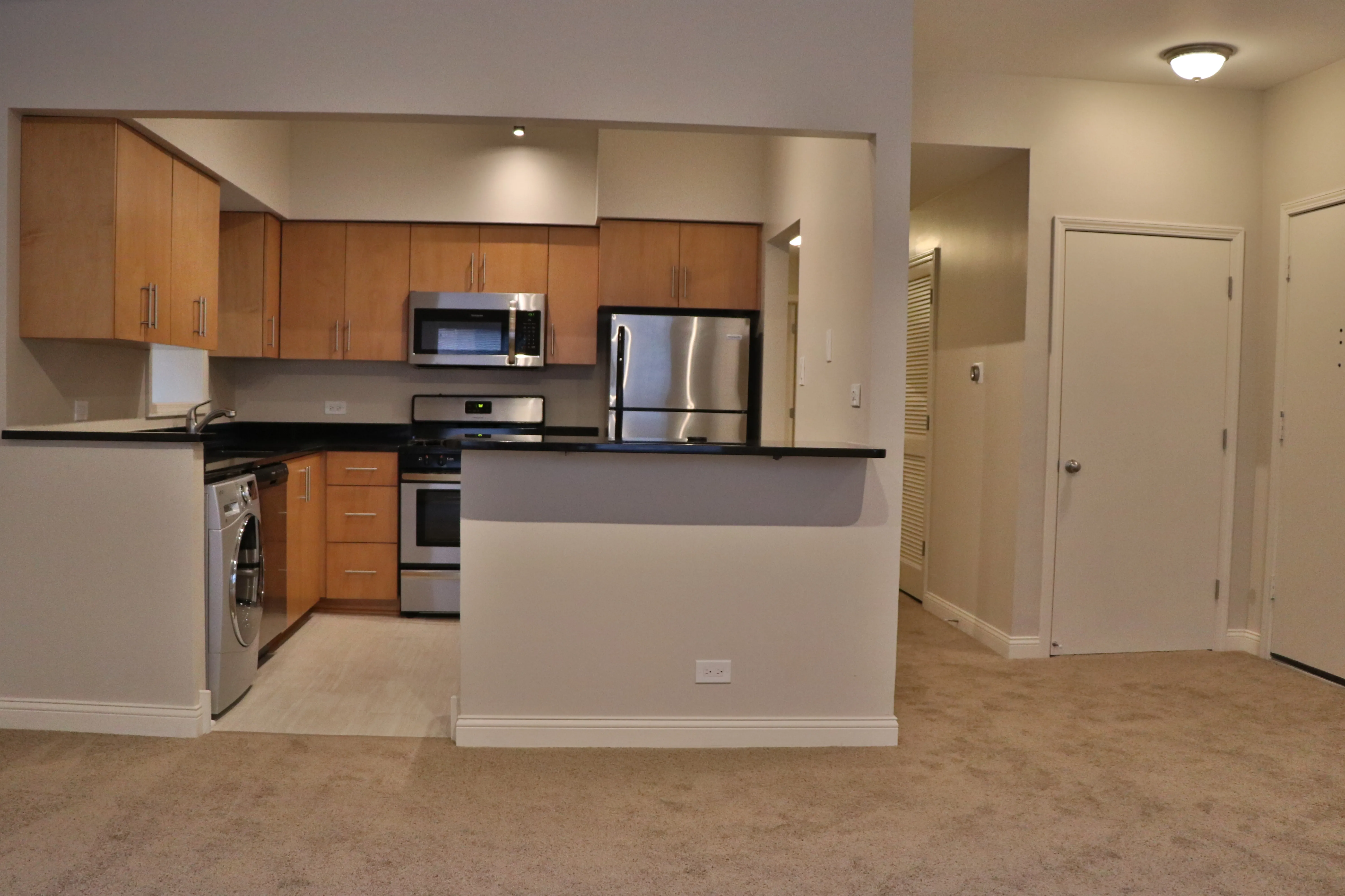 3158 N Clark St   60657 60657-Belmont Court-unit#j4-Chicago-IL