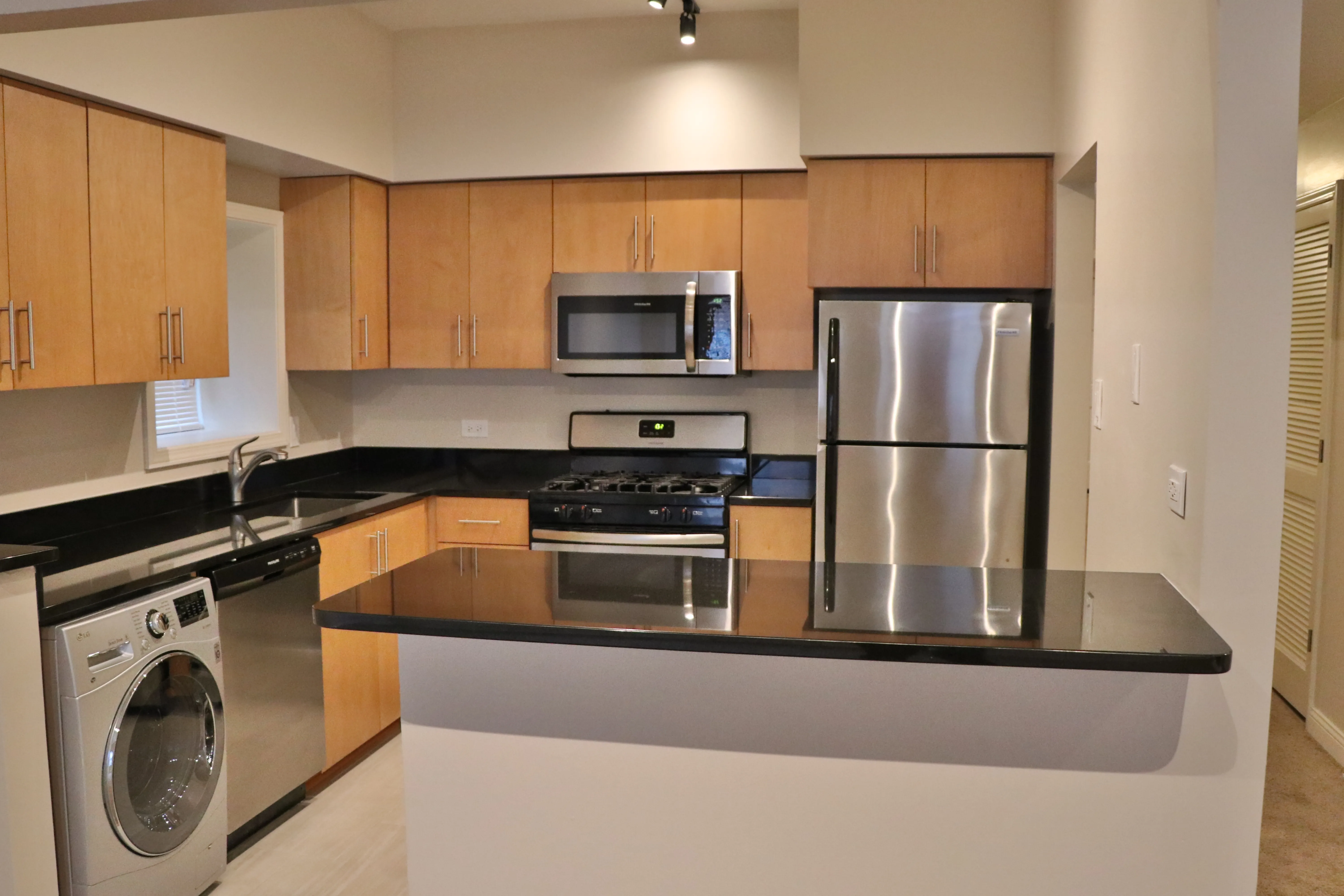 3158 N Clark St   60657 60657-Belmont Court-unit#j4-Chicago-IL