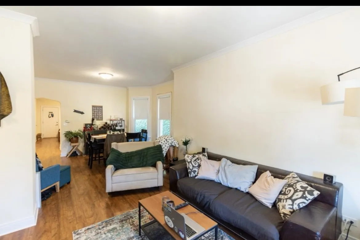 3722 W Irving Park Rd 60618 60618-Chicago-IL