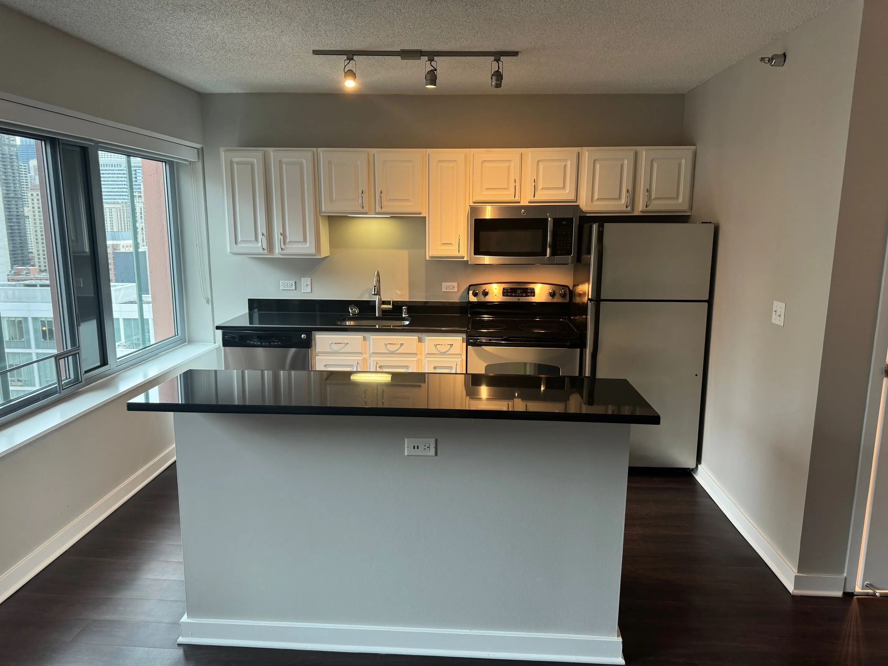 121 W Chestnut St   60610 60610-unit#803-Chicago-IL