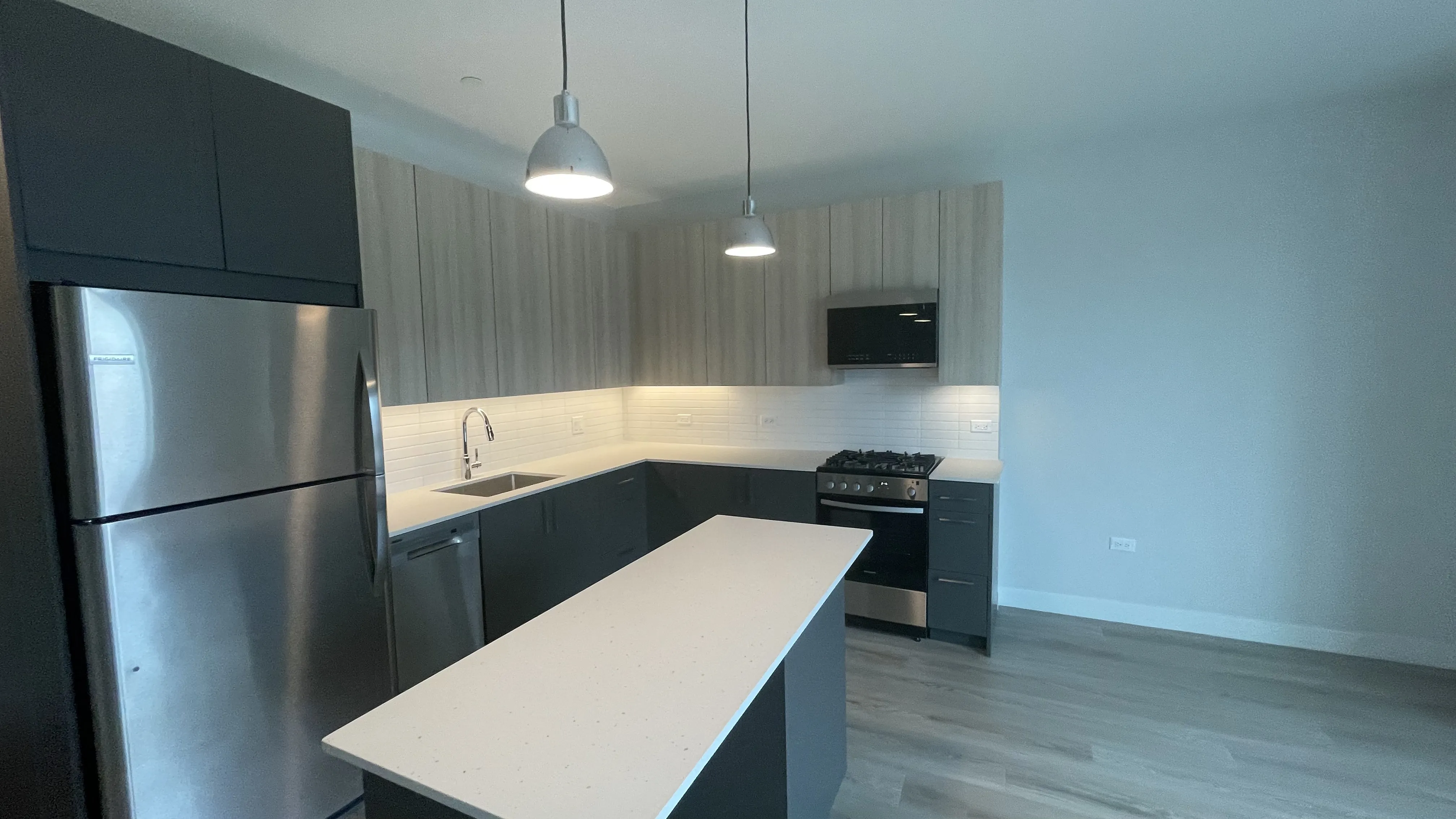 670 N May St   60642 60642-unit#402-Chicago-IL
