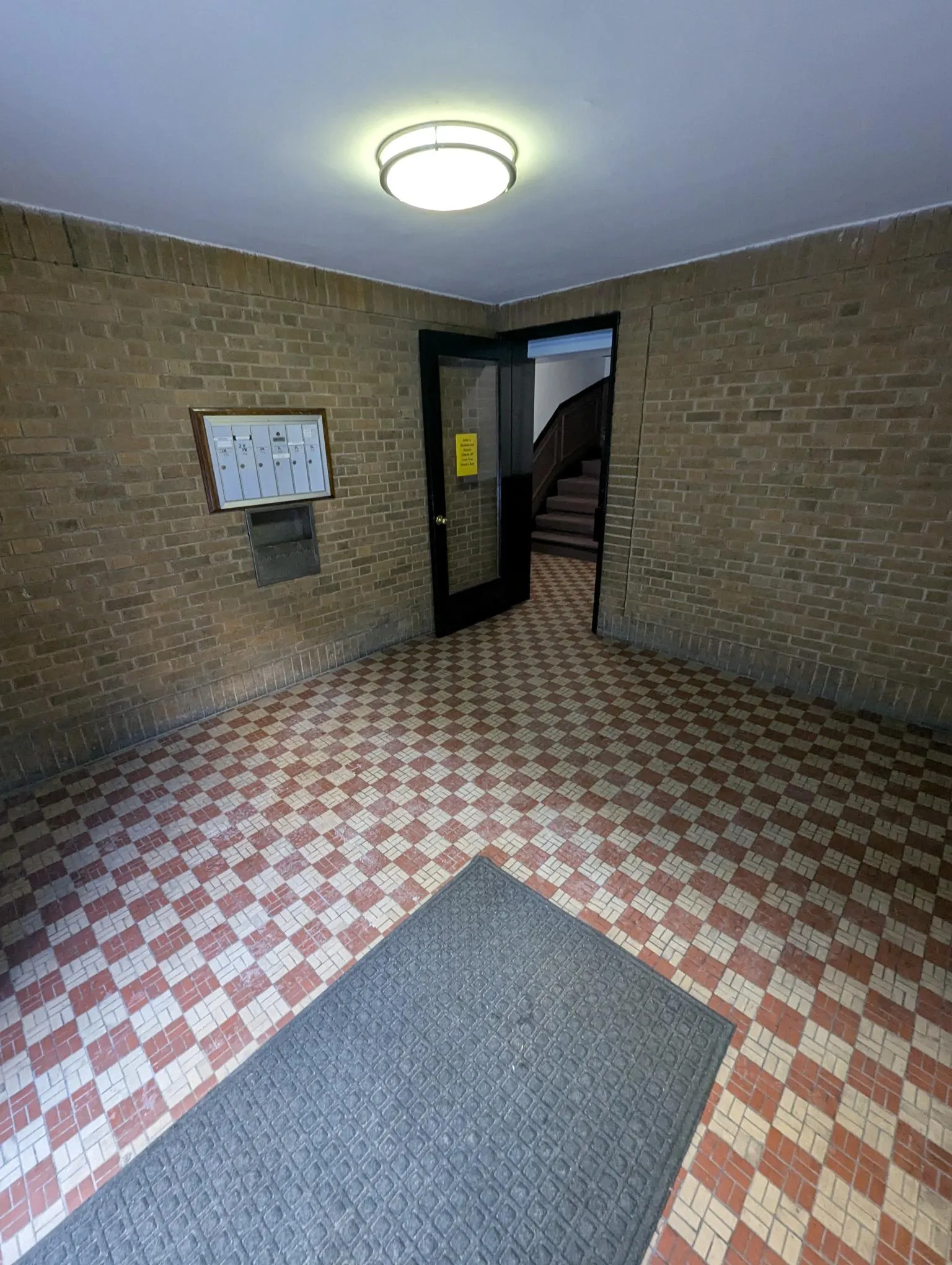 6600 N ASHLAND AVE 60626-6600 N Ashland-Chicago-IL