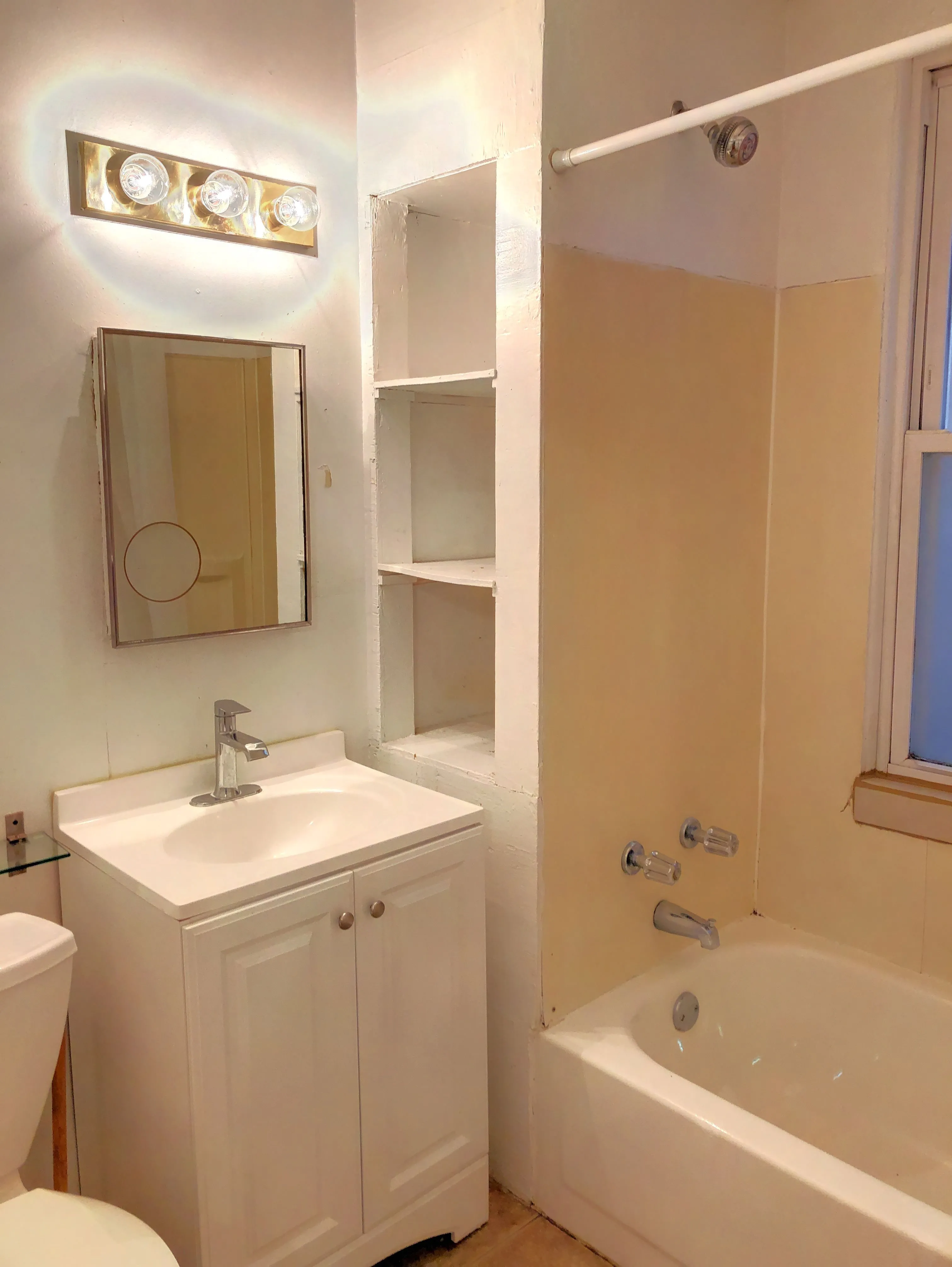 1529 W Fry St   60642 60642-unit#2F-Chicago-IL