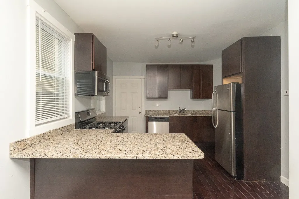 2968 N Ridgeway Ave 60618 60618-unit#R2-Chicago-IL