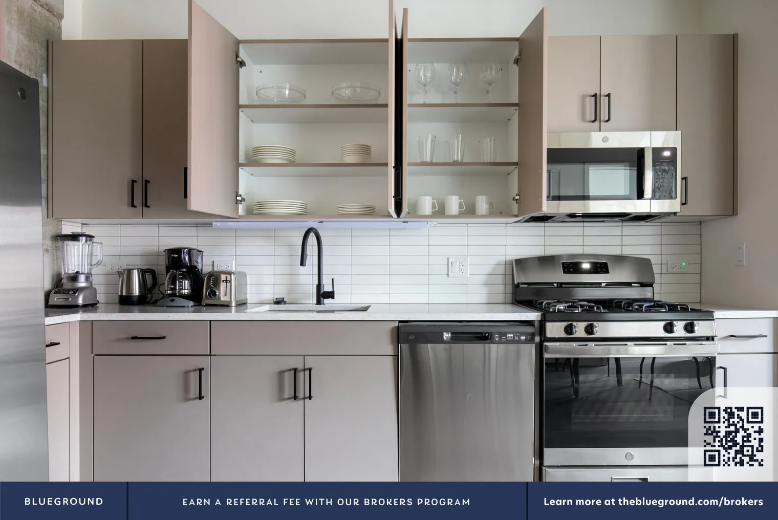 411 W Ave 60654 60654-Hugo-unit#ID1034-Chicago-IL