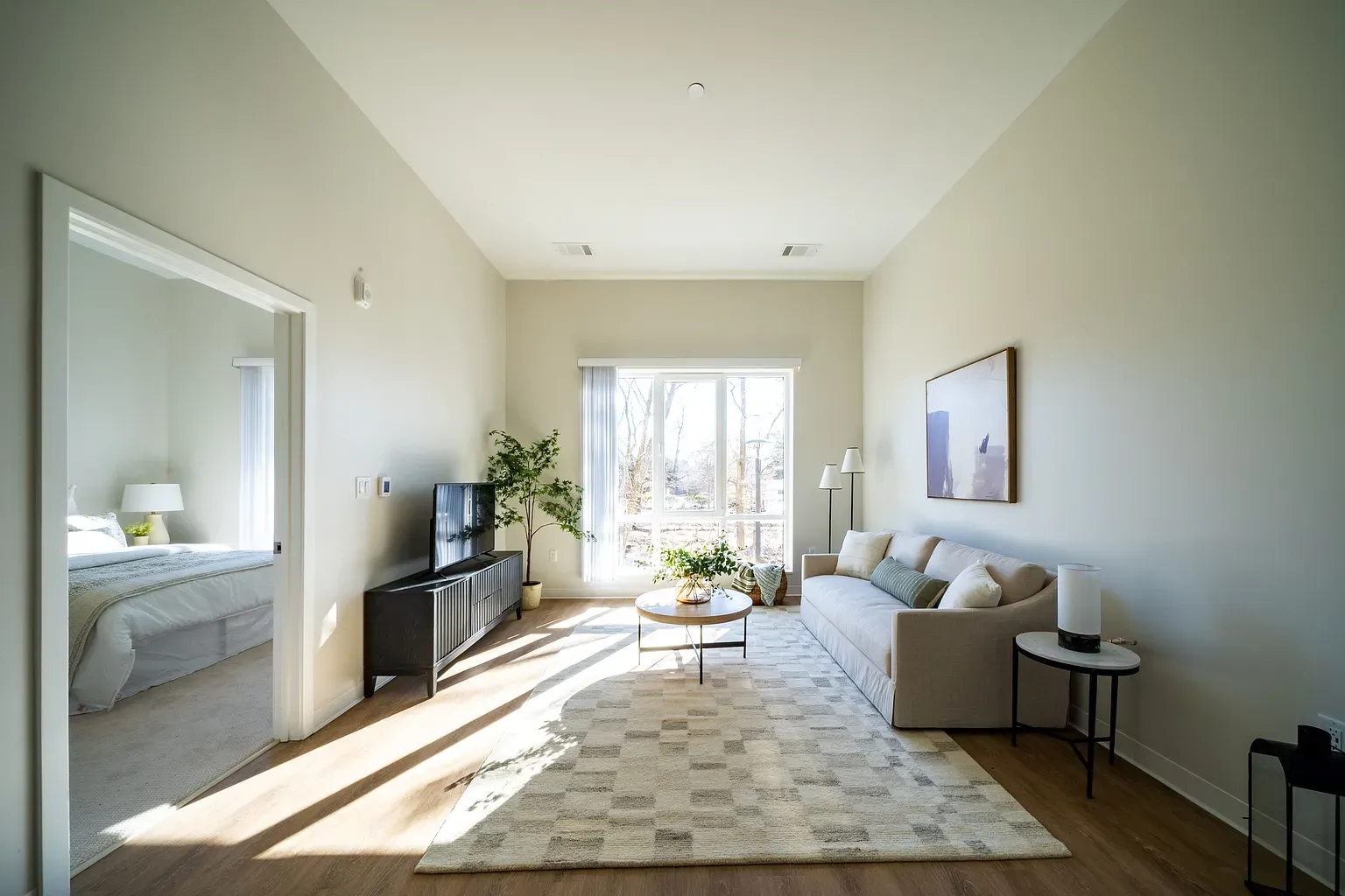 2222 W Diversey Ave 60647 60647-Chicago-IL