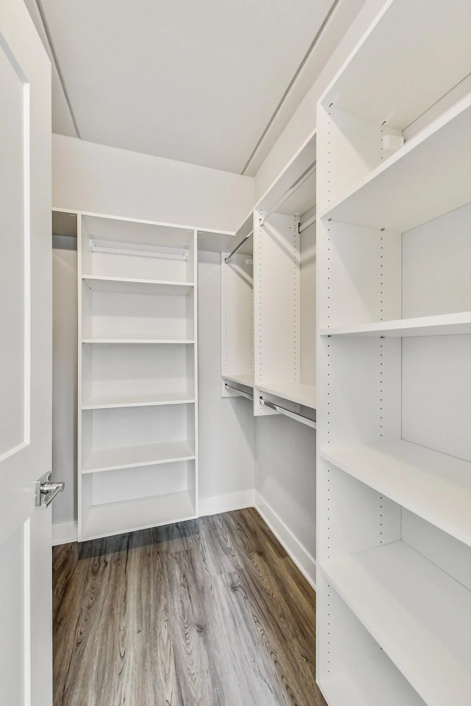 300 W Division St   60610 60610-unit#402-Chicago-IL