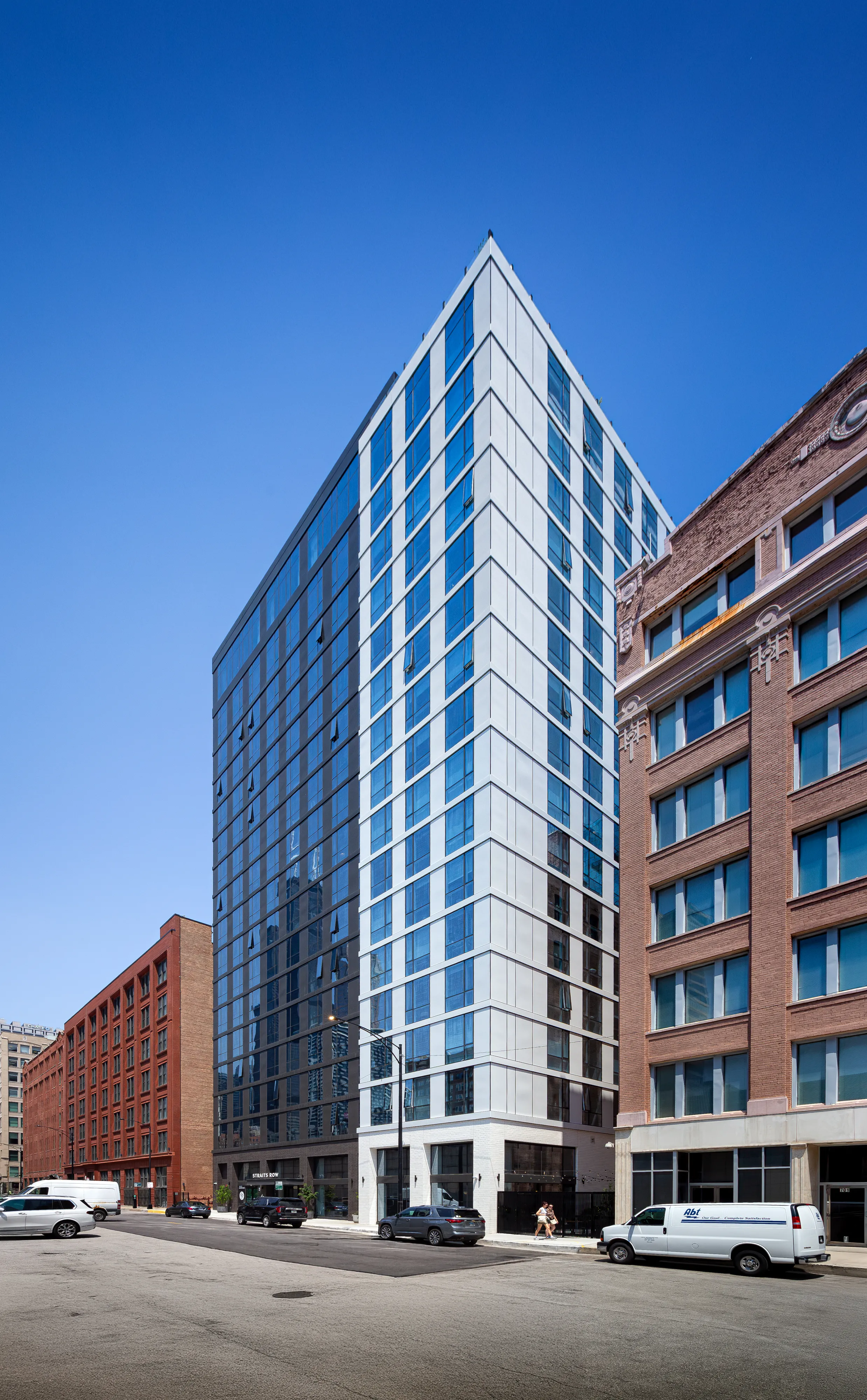 633 S LaSalle St 60605 60605-Straits Row-Chicago-IL