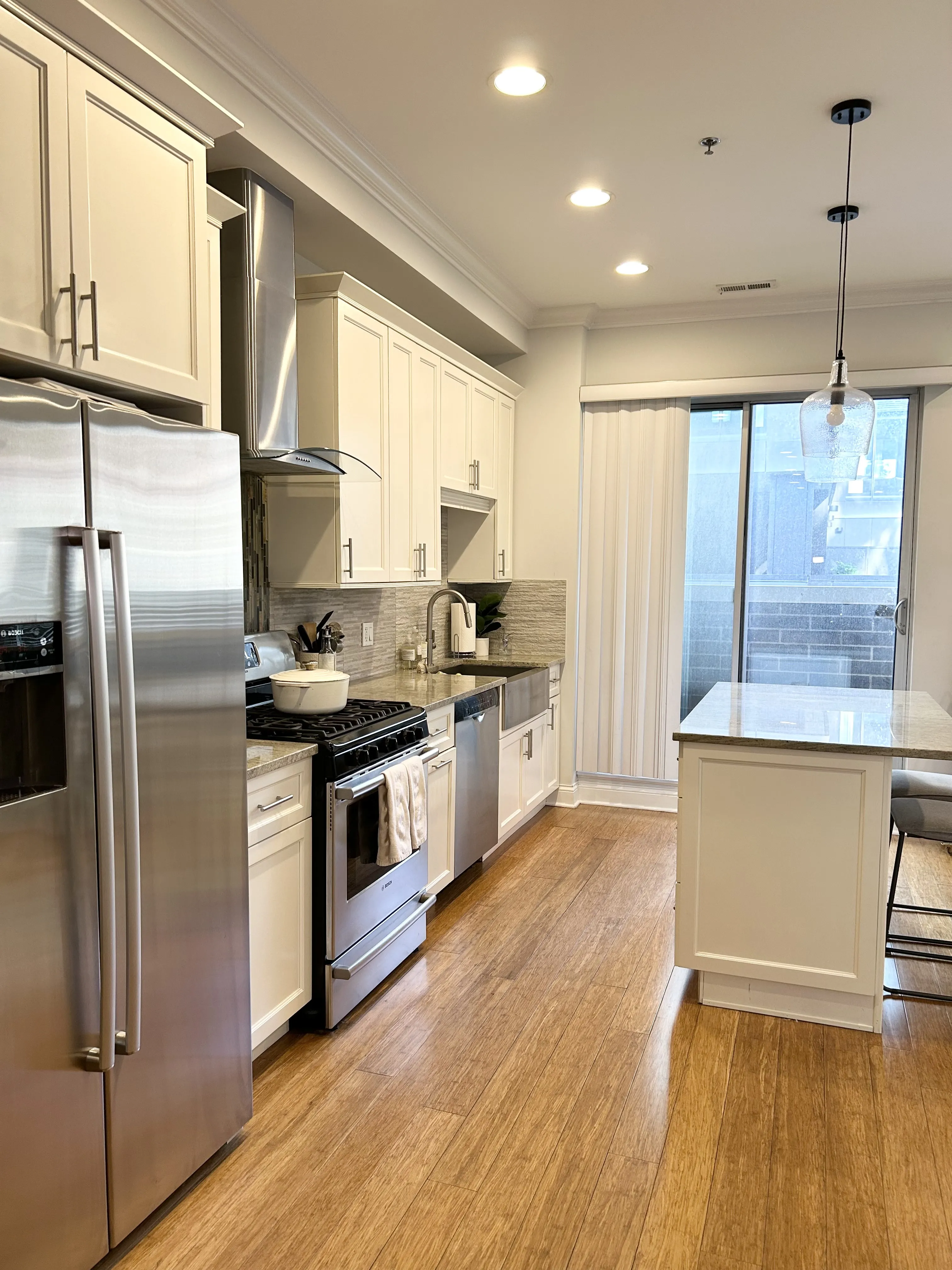 22 N Aberdeen St 60607 60607-Chicago-IL